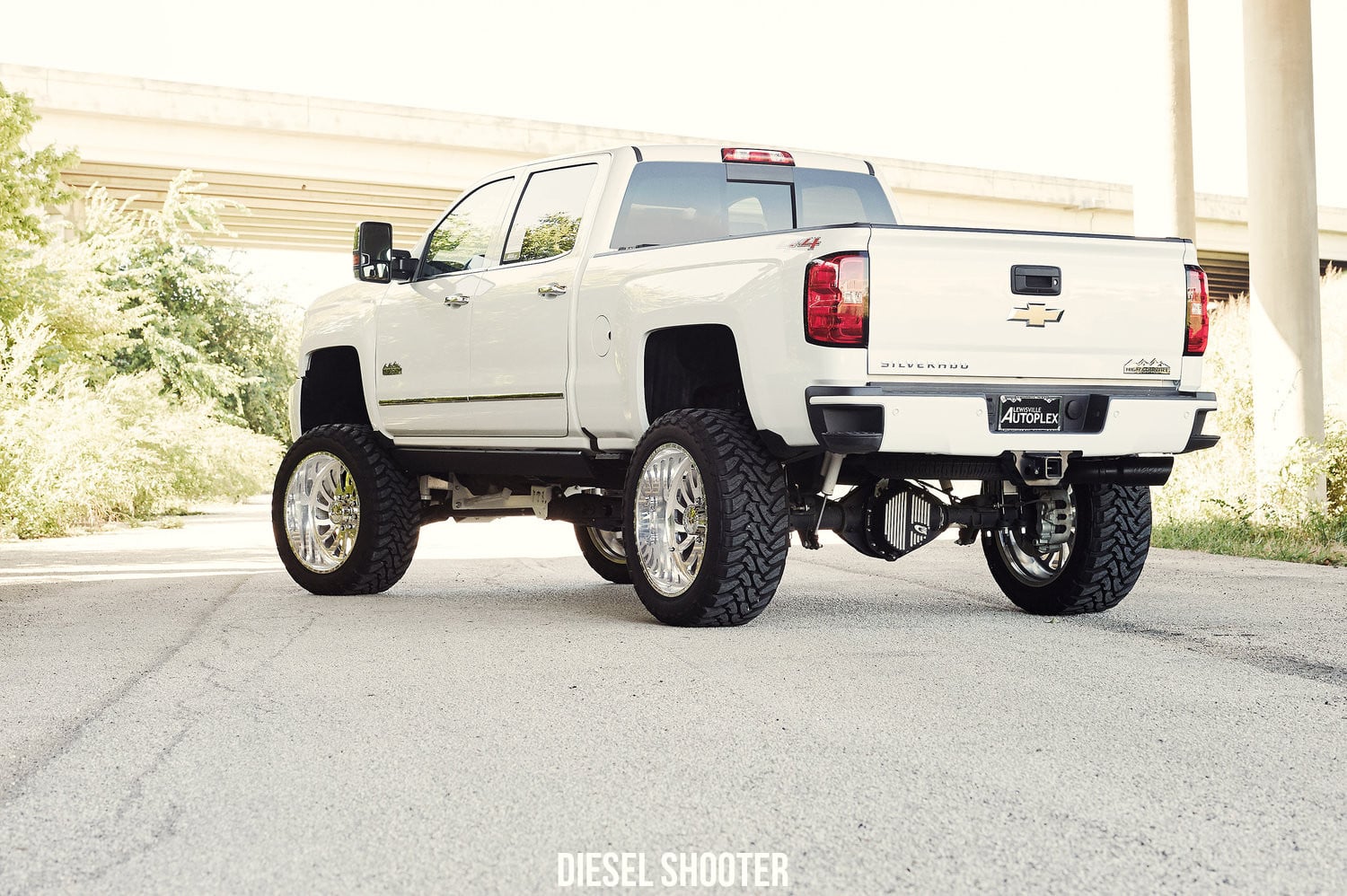 Custom Lift Kit on Chevy Silverado 3500HD - Photo by Diesel Shooter