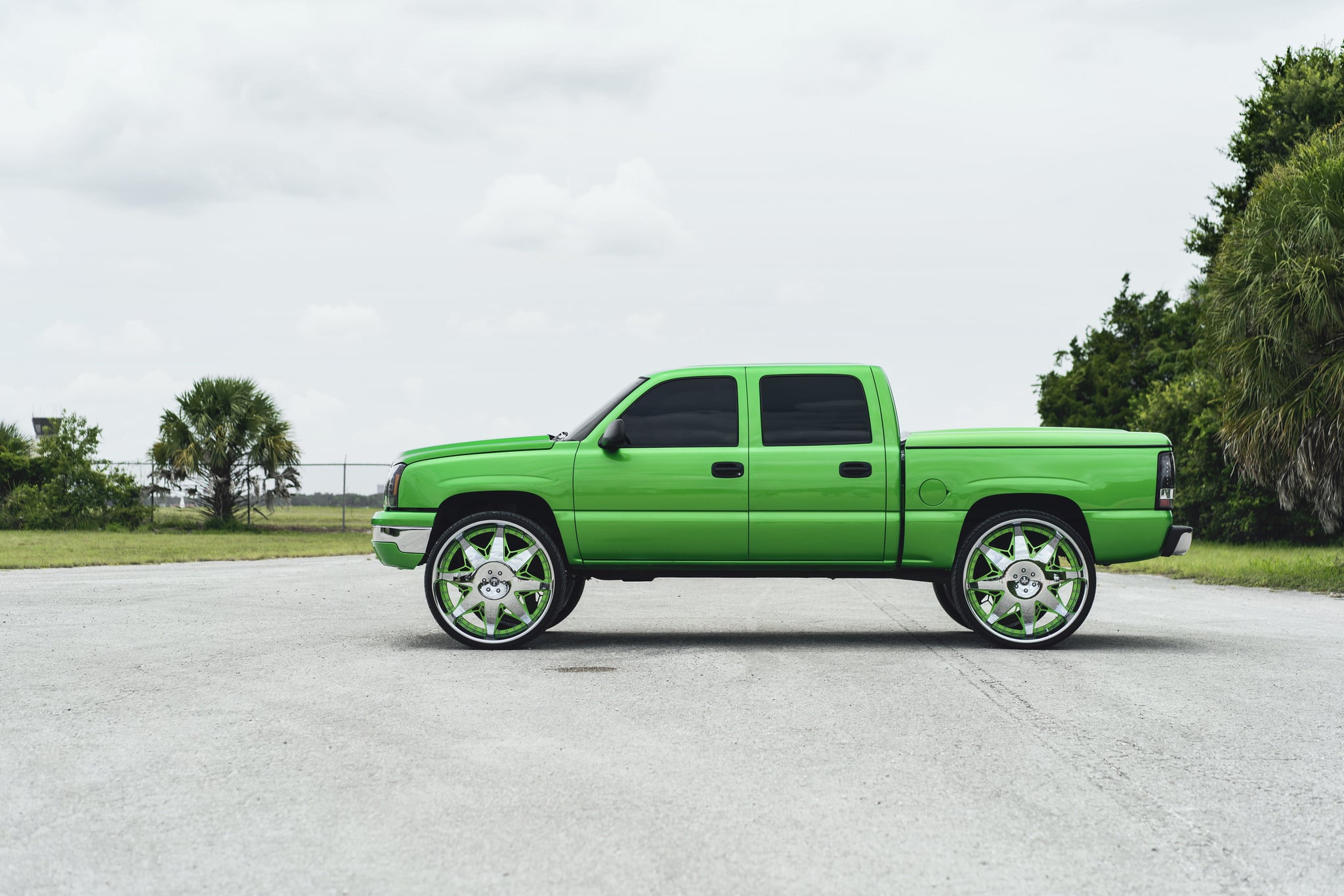 Chevy Silverado 1500 with Aftermarket Painted Tonneau Cover - Photo by DUB