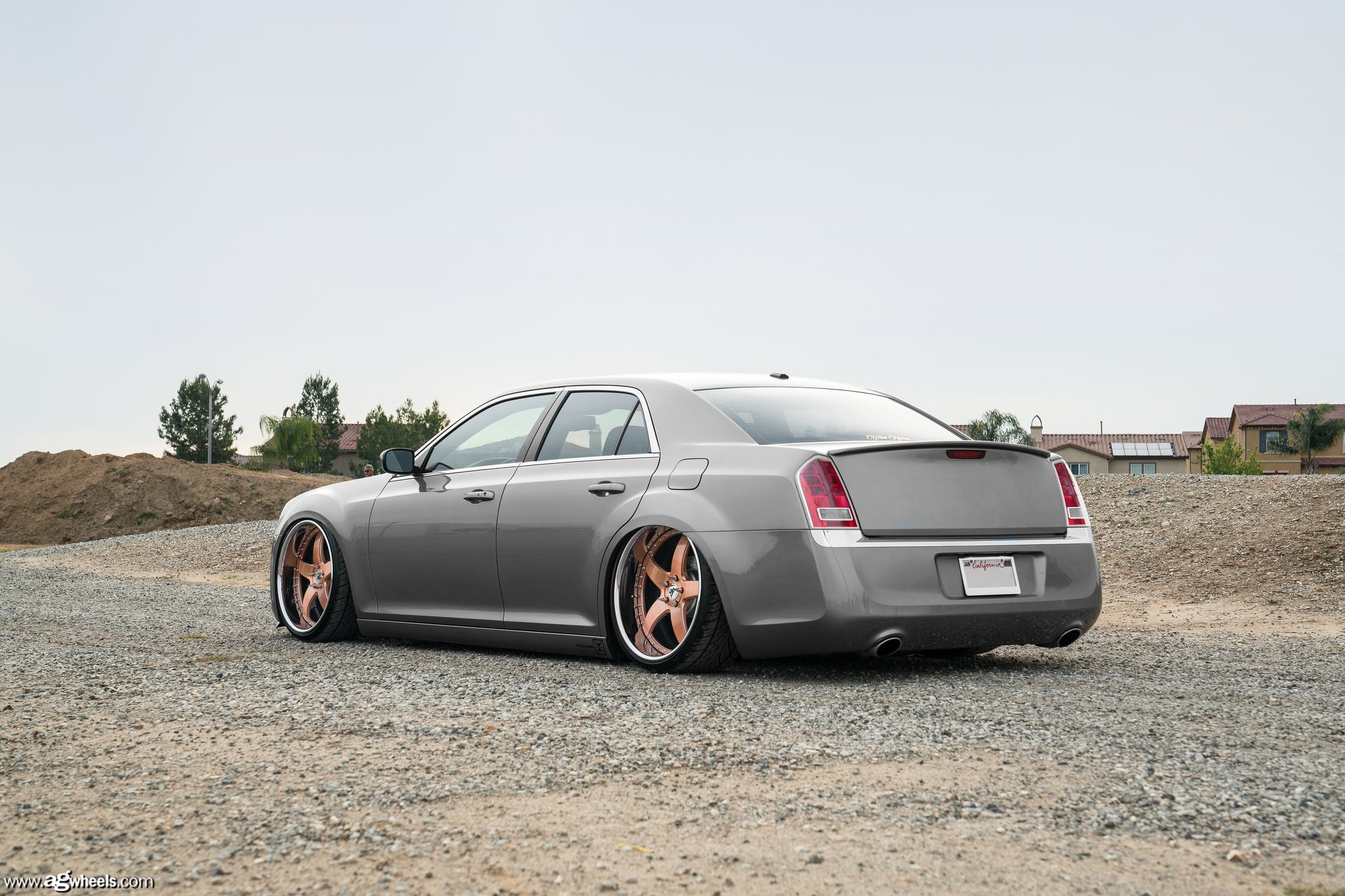 Rear Lip Spoiler on Gray Lowered Chrysler 300 - Photo by Avant Garde Wheels