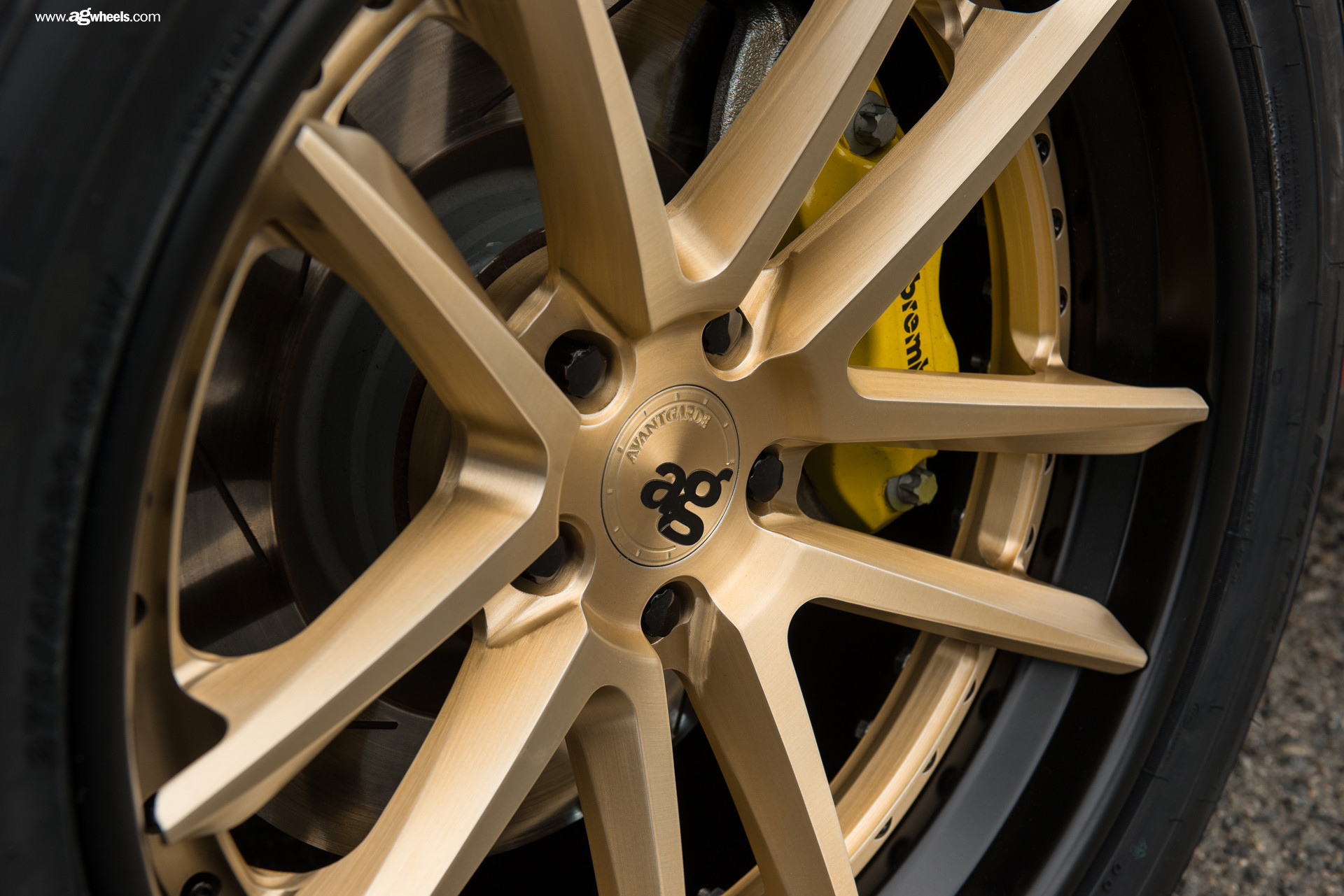 Gold Avant Garde Rims With Black Lip - Photo by Avant Garde