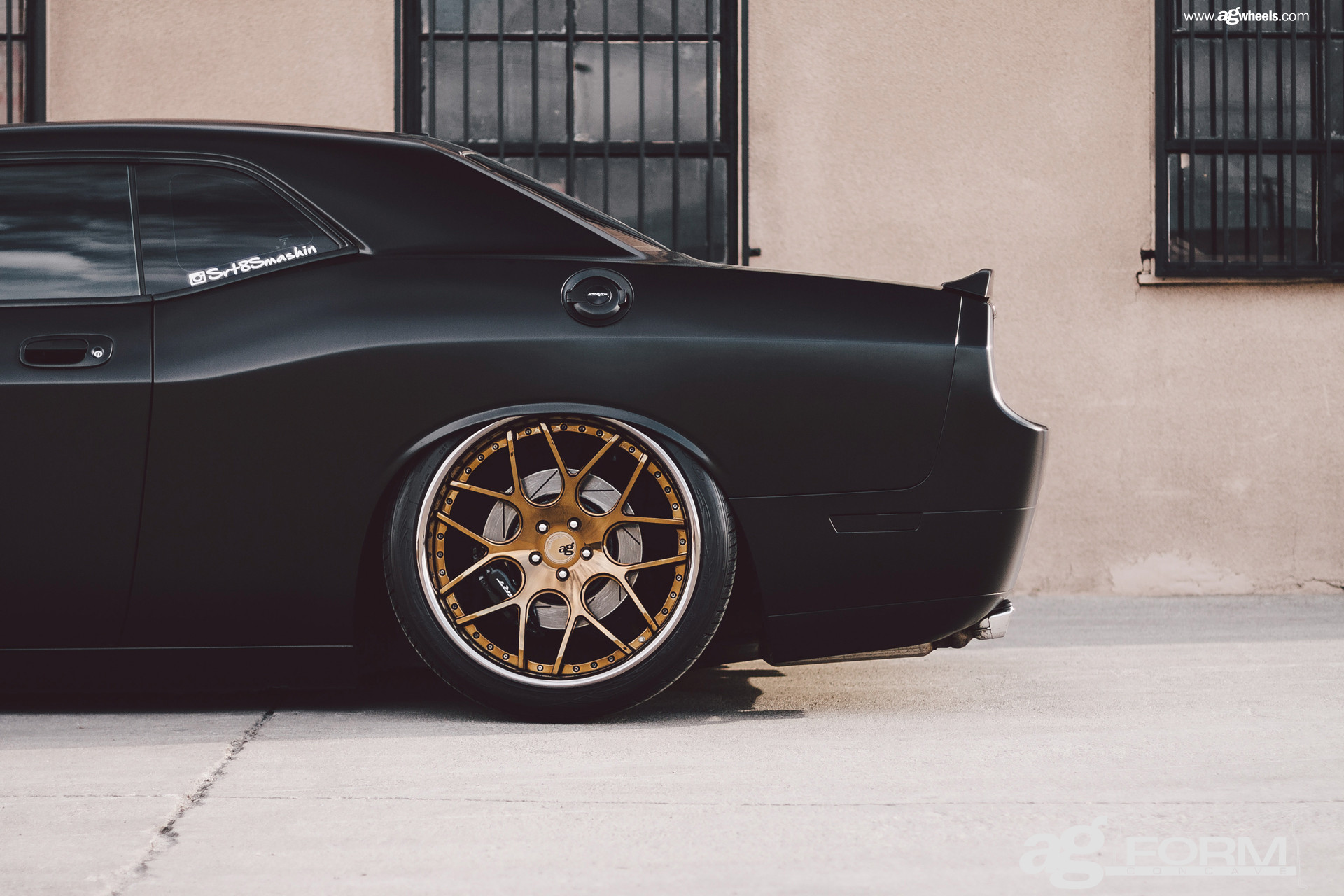 Black Brake Calipers With SRT logo - Photo by Avant Garde