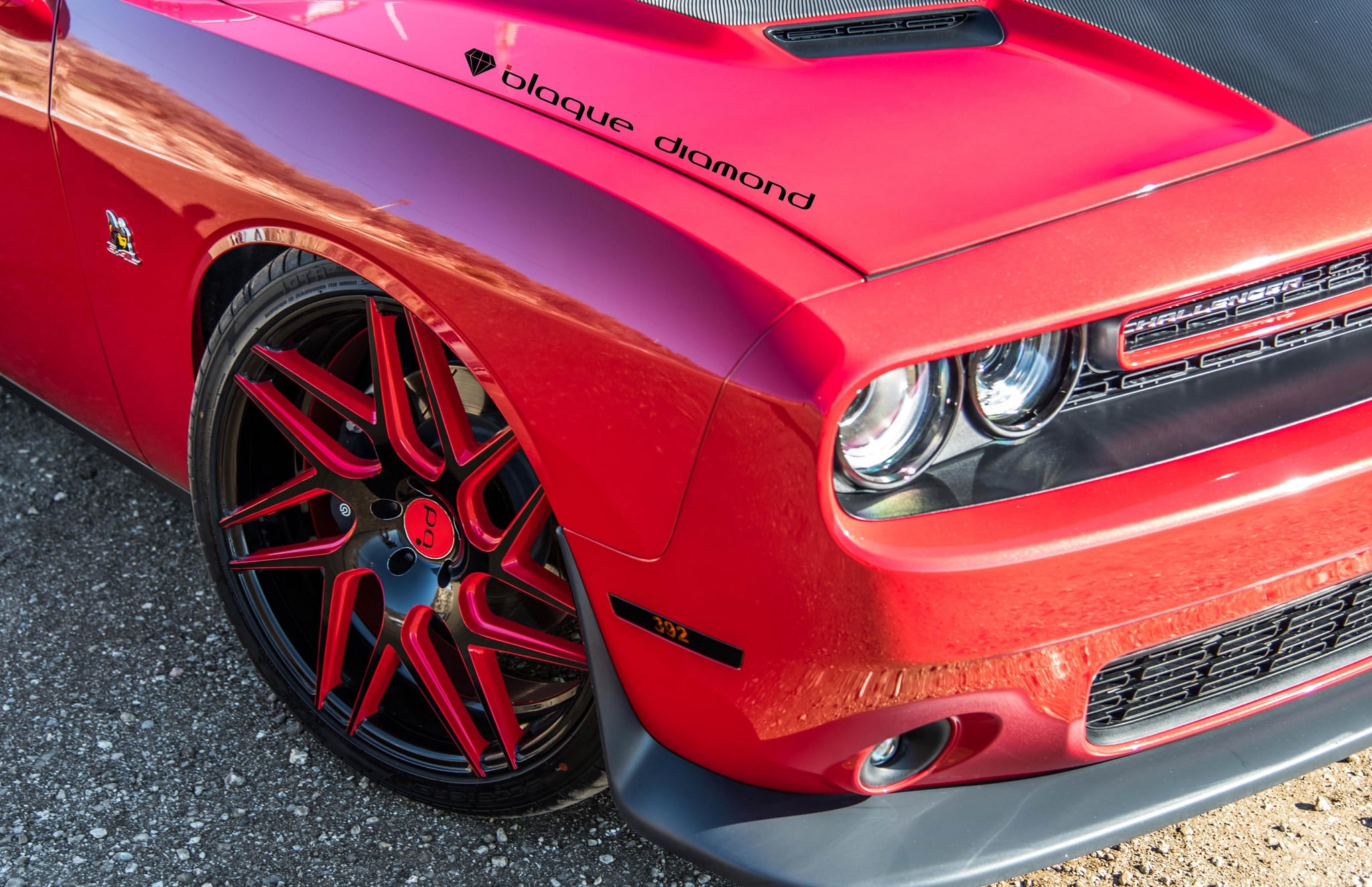 Black And Red Custom Painted Rims - Photo by Black Diamond