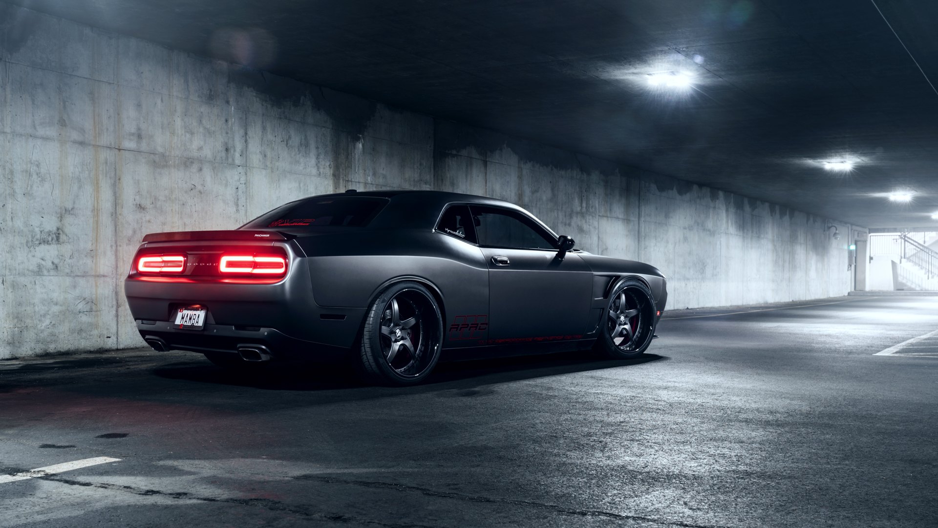 Dodge Challenger srt8 черный матовый