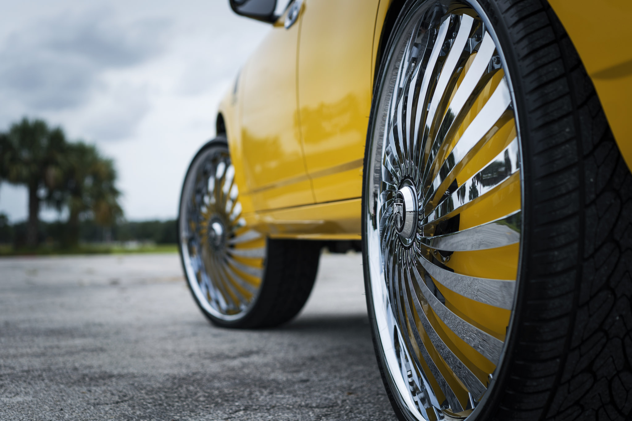 Chrome Swyrl DUB Rims on Dodge Charger Daytona - Photo by DUB