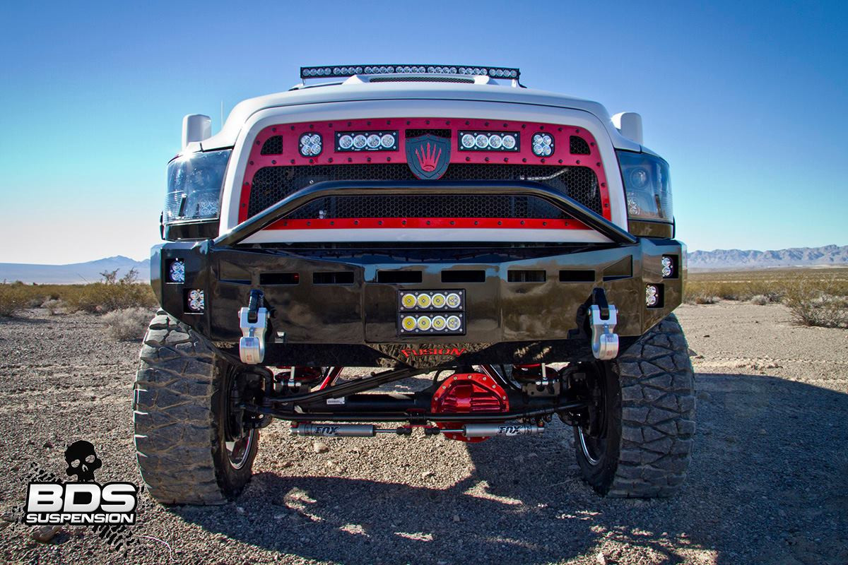 Steel Off-road bumper with auxiliary LED lights - Photo by BDS suspension