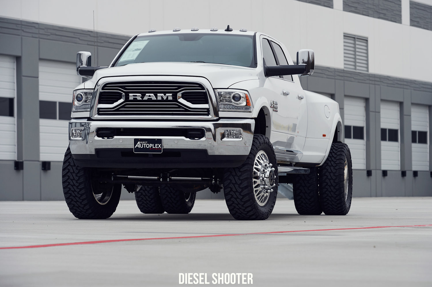 6 Inch Full Throttle Suspension Lift Kit on Dodge Ram 3500 - Photo by Diesel Shooter