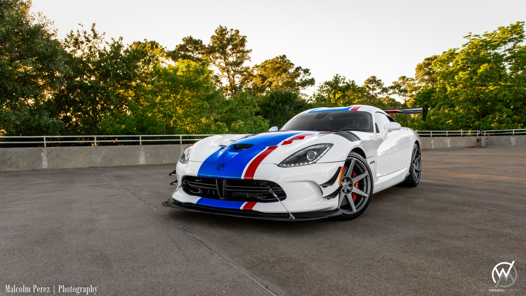 Amazing Upgrades for White Dodge Viper Revealing Its Wild Nature