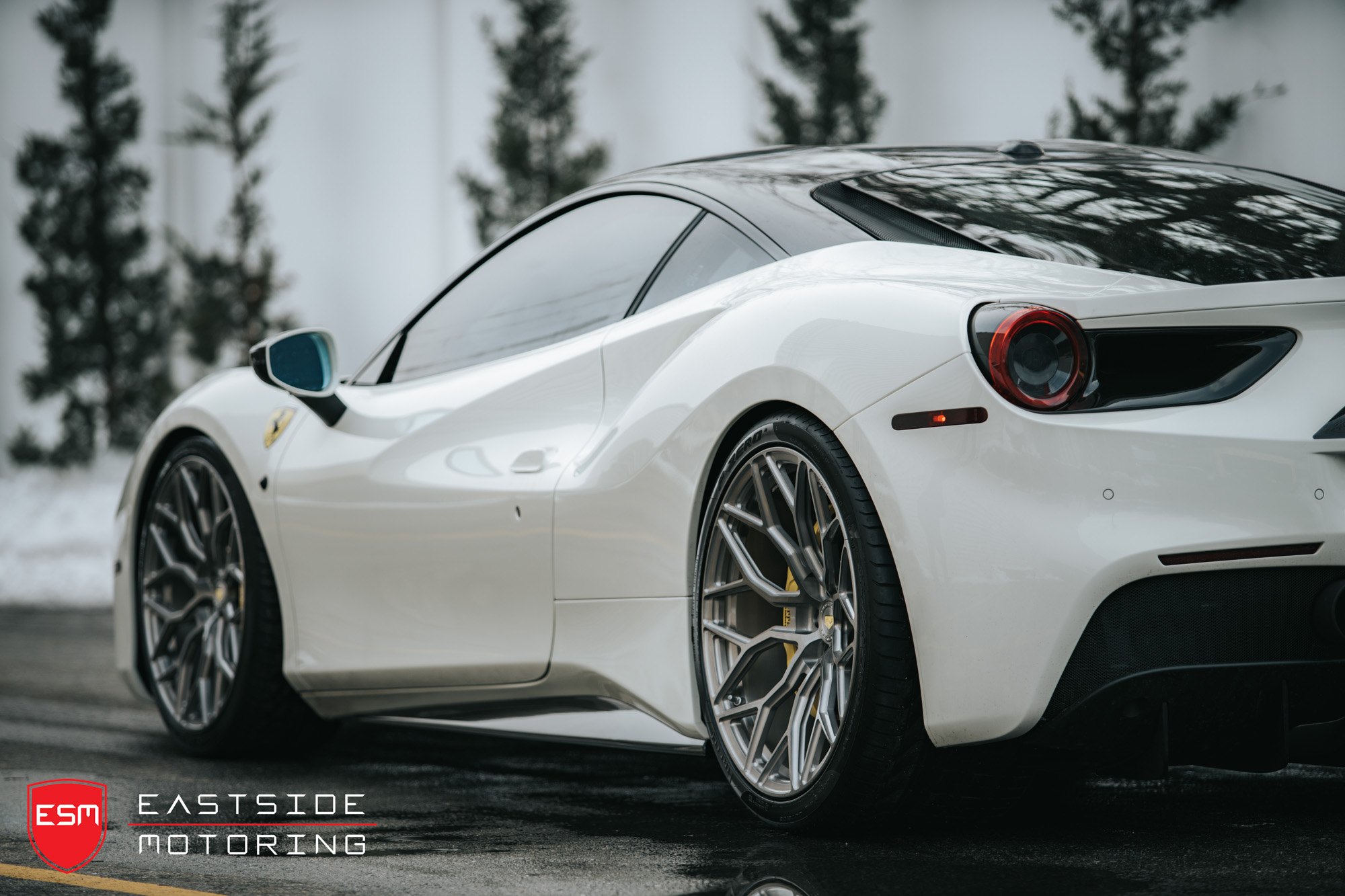 Ferrari 488 GTB белая