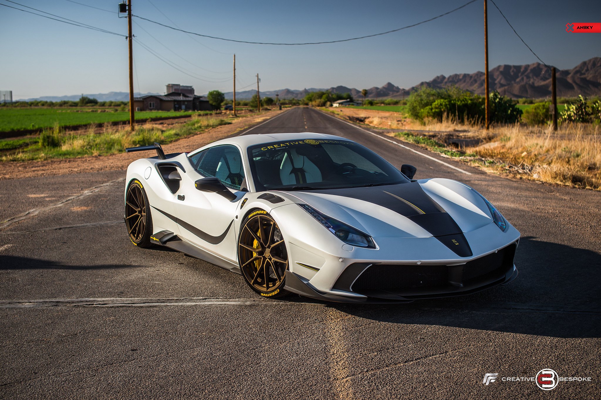 Ferrari 488 GTB белая