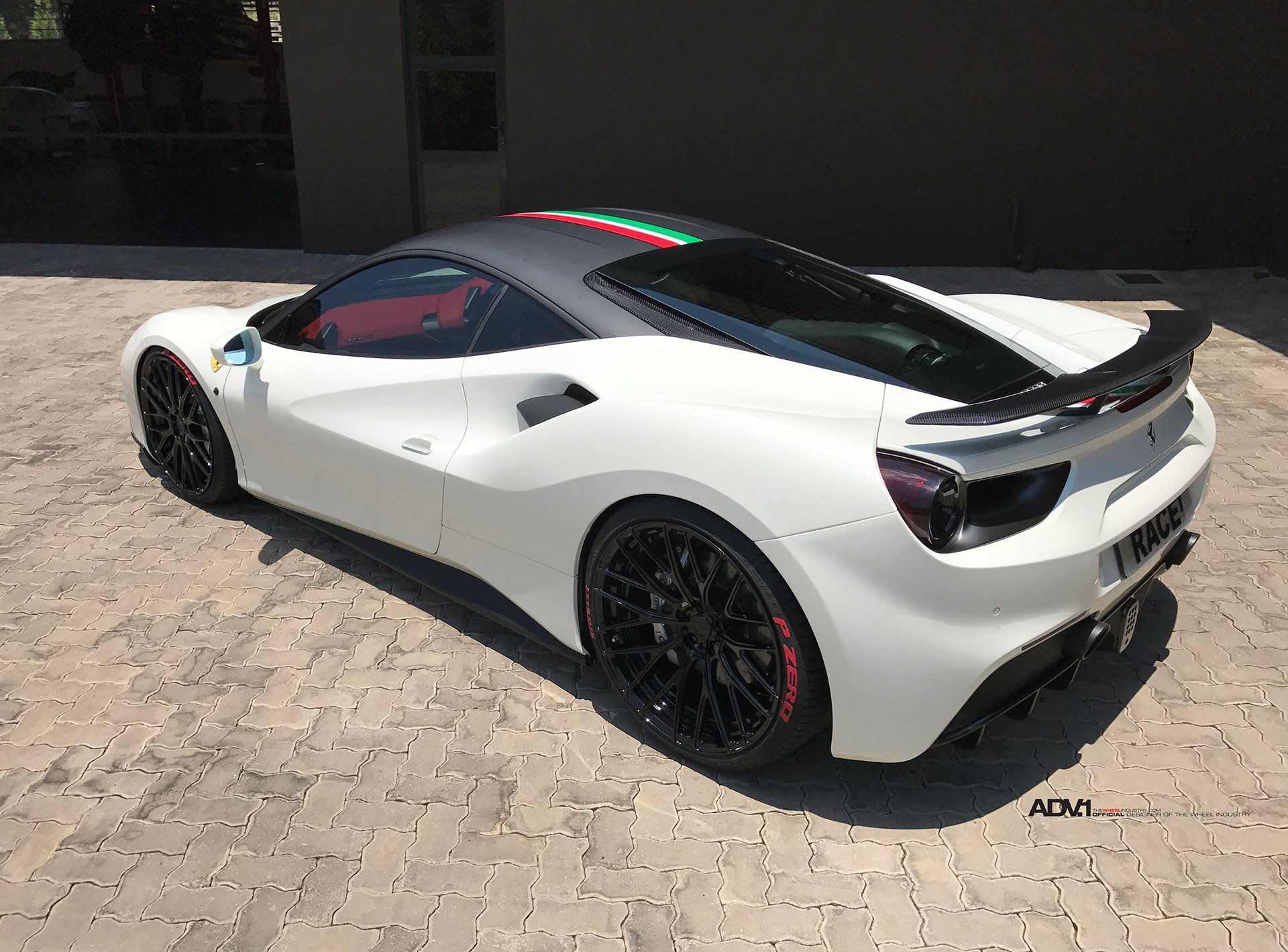 Ferrari キャディバッグ ホワイト・ブラック Ferrari 458 Speciale Aperta - SOLD - Pearce & Dale