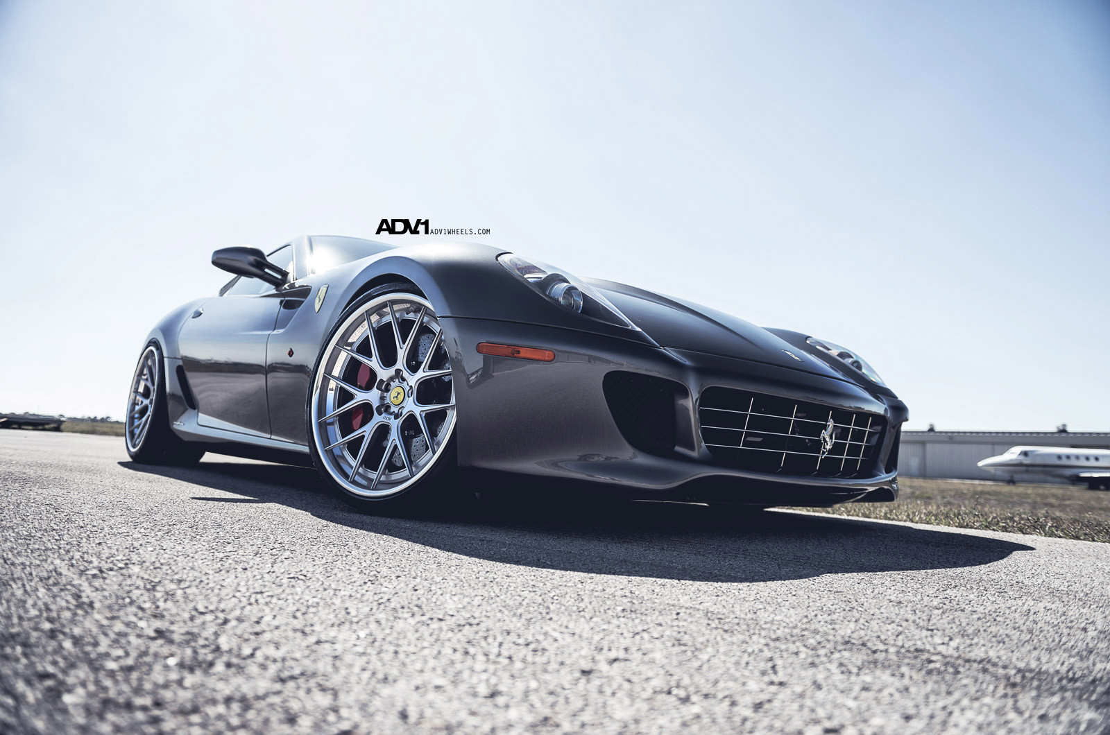 Front Bumper Grille on Gray Ferrari 599 - Photo by ADV.1