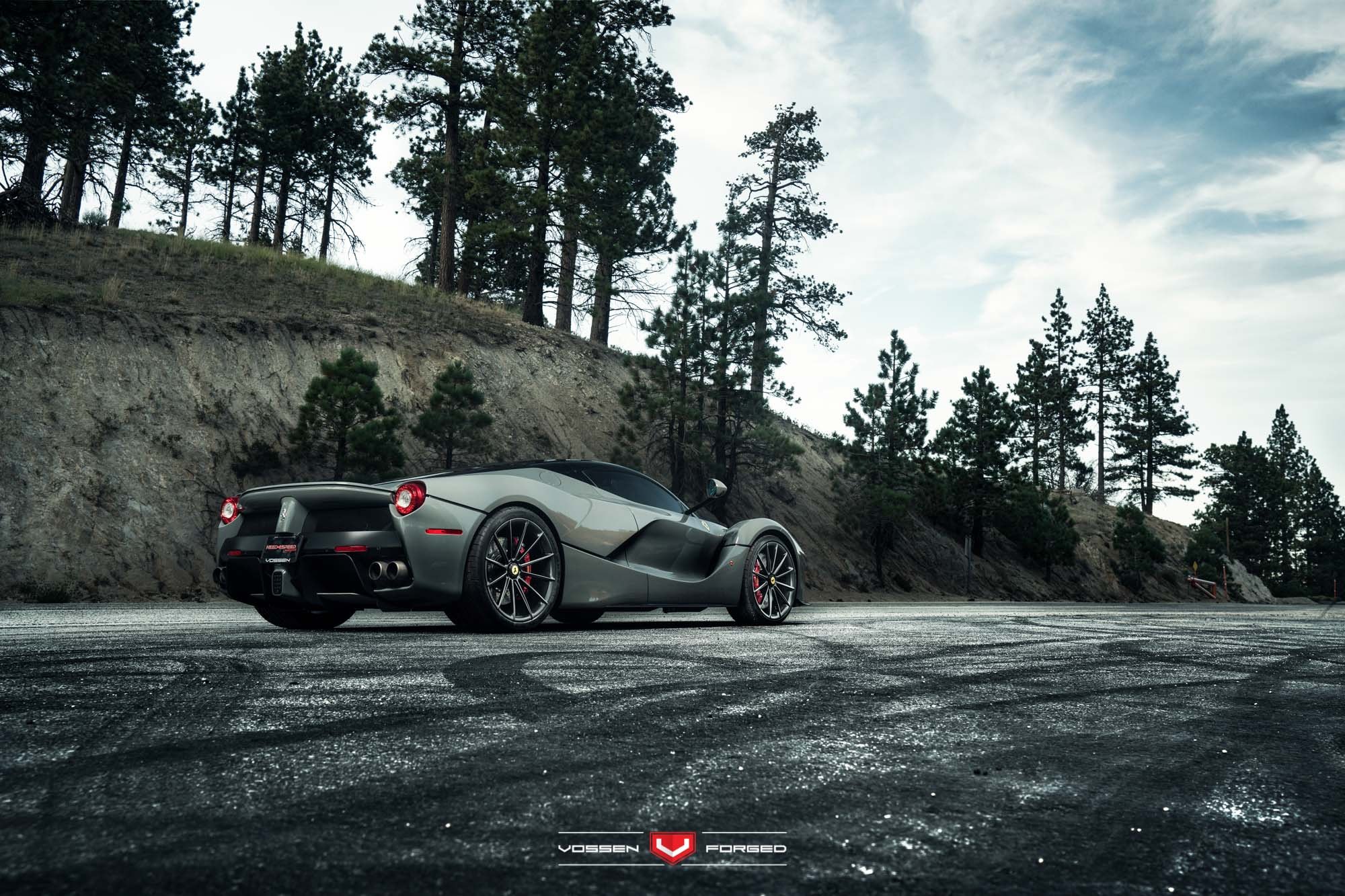 Beautiful Night Shots of Ferrari LaFerrari on Vossens | CARiD.com Gallery, image size:2000x1333