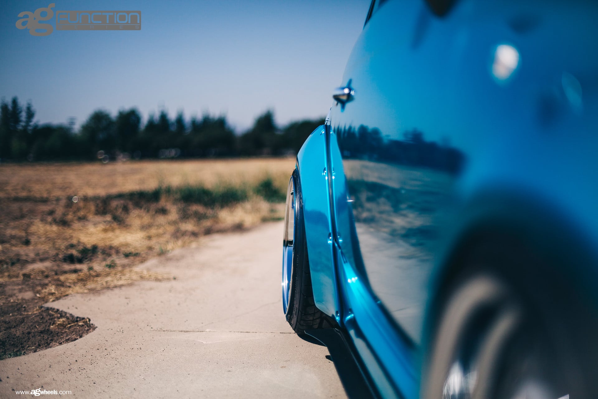 Blue Fiat 500 with Aftermarket Fender Flares - Photo by Avant Garde Wheels