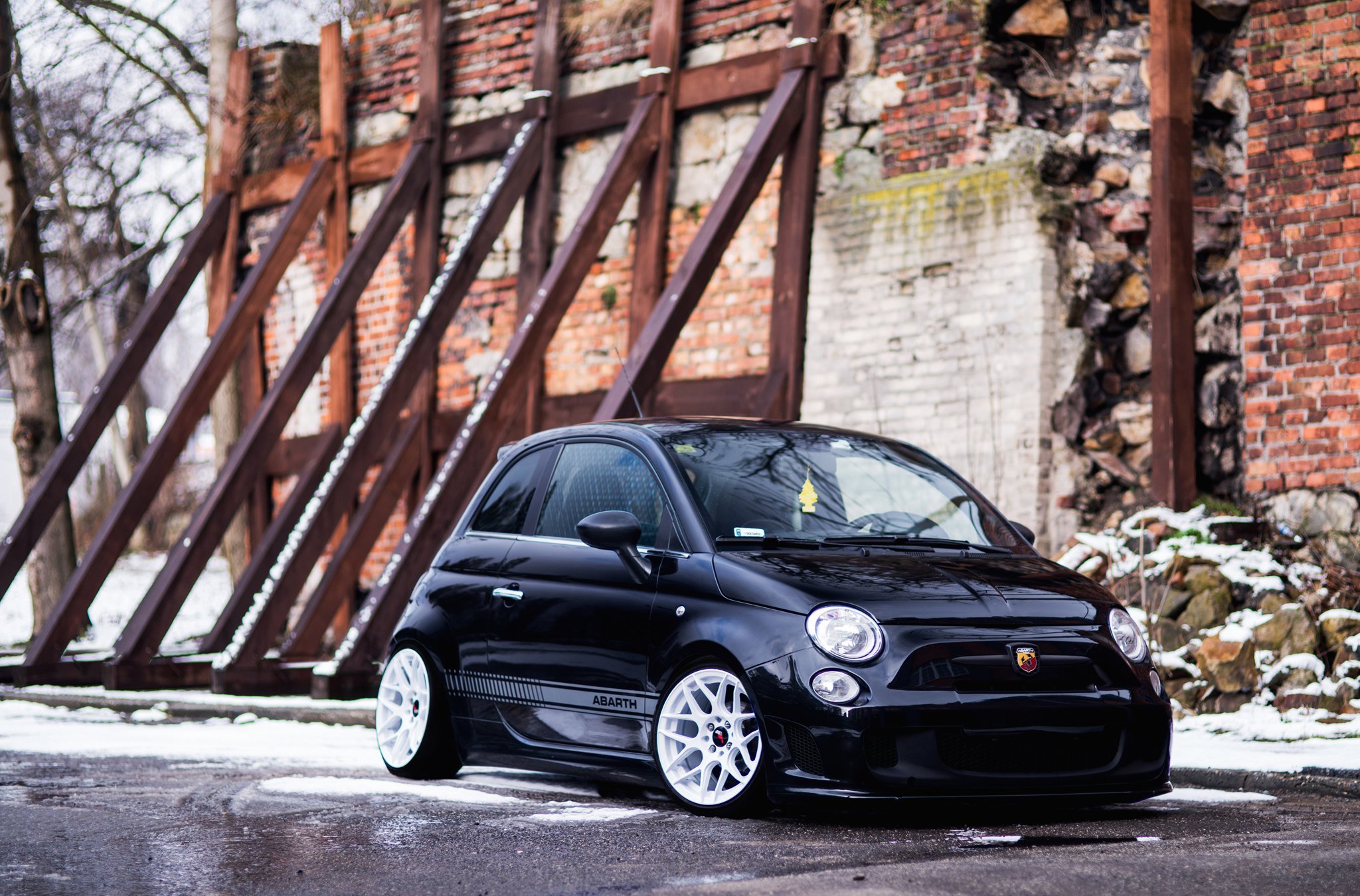 Black on White: Fiat 500 Rests on JR Wheels | CARiD.com Gallery, image size:2048x1350