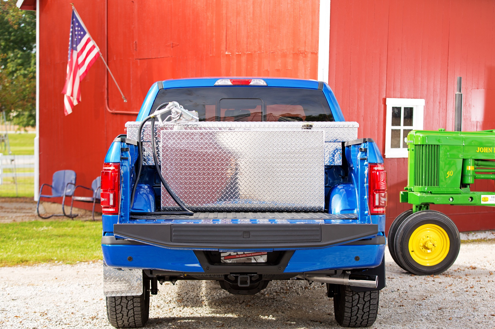 Ford F150 External Gas Tank and Tool Box - Photo by Dee Zee