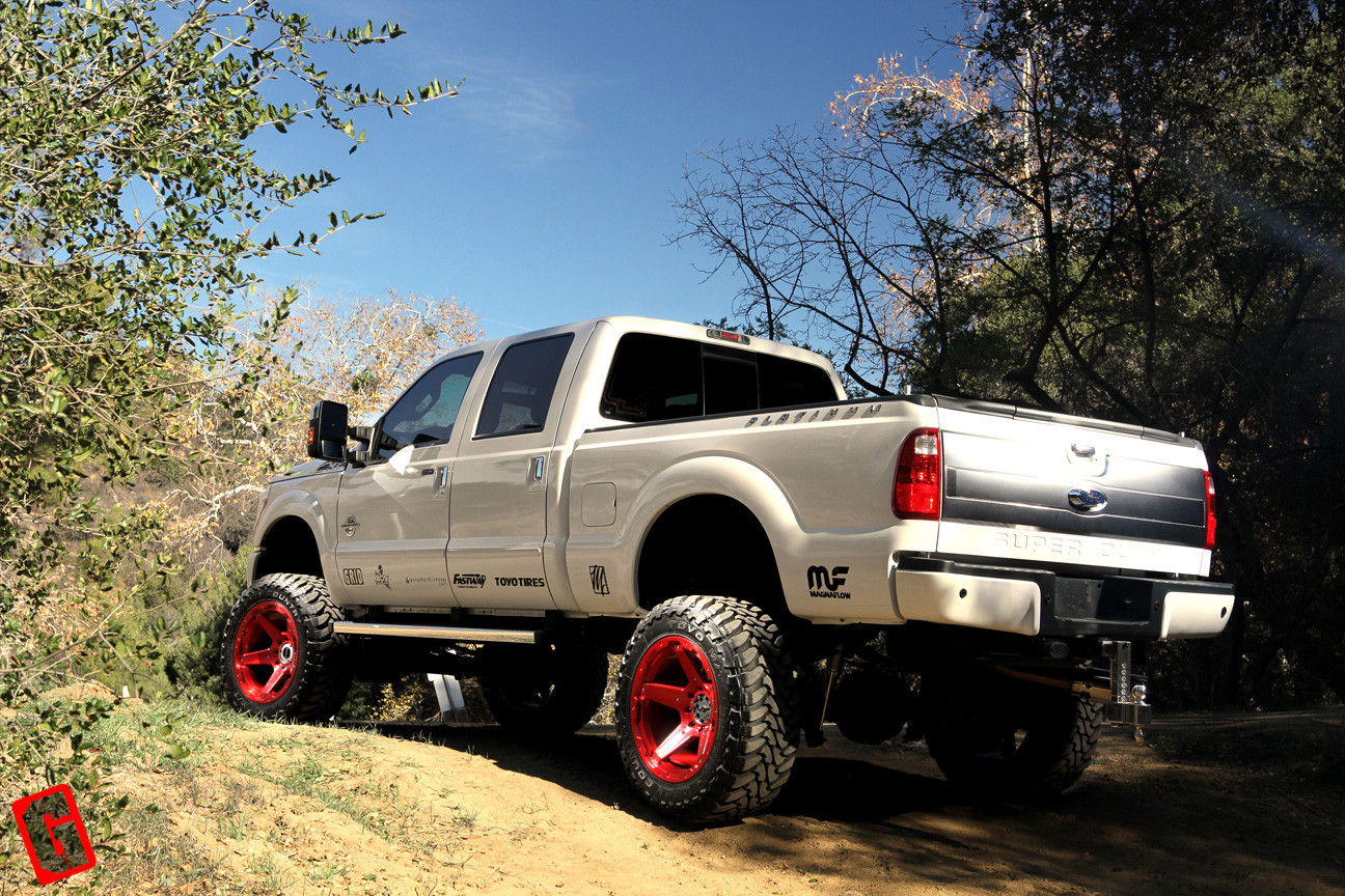 Lifted Ford F350 With a Drop Hitch - Photo by Grid Off-road