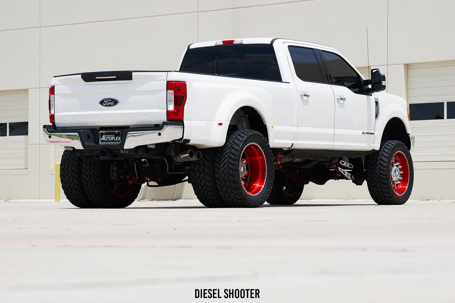 38 Inch Nitto Tires on White Ford F-350 Lariat - Photo by Diesel Shooter