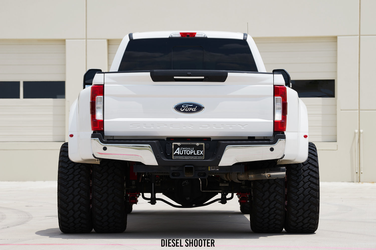 Custom 10 Inch Lift Kit on Ford Super Duty - Photo by Diesel Shooter