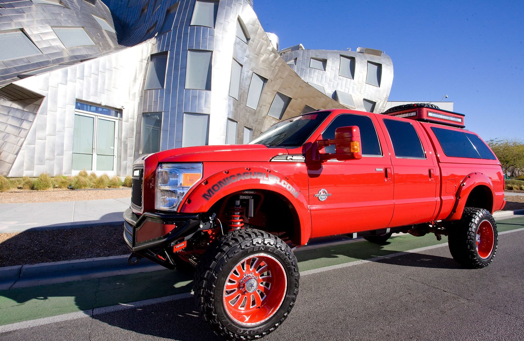 Ford f650 Red