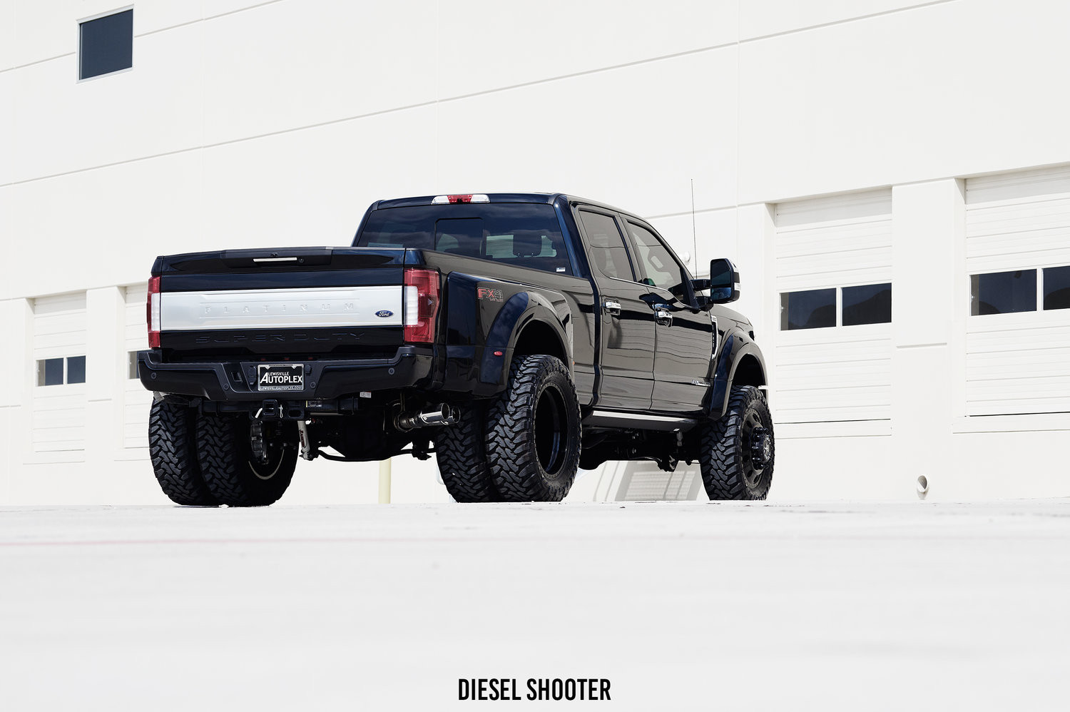 Ford F-450 Platinum with FTS 3 Inch Leveling Kit  - Photo by Diesel Shooter
