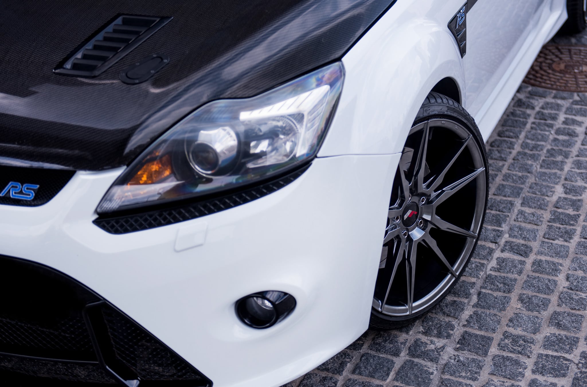 White Focus Rims The Details That Changes It All: Carbon Fiber Vented Hood Enhancing ...