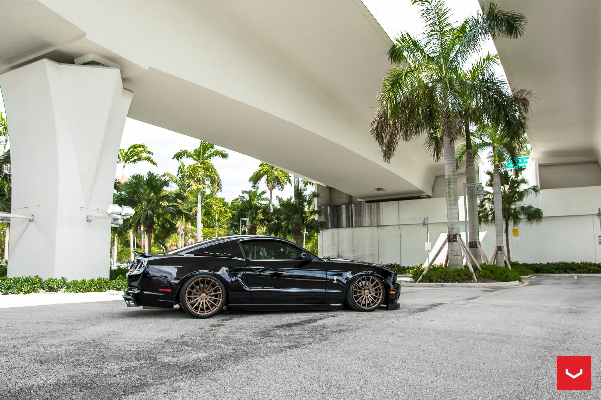 Lowered Ford Mustang Shelby GT500 - Photo by Vossen