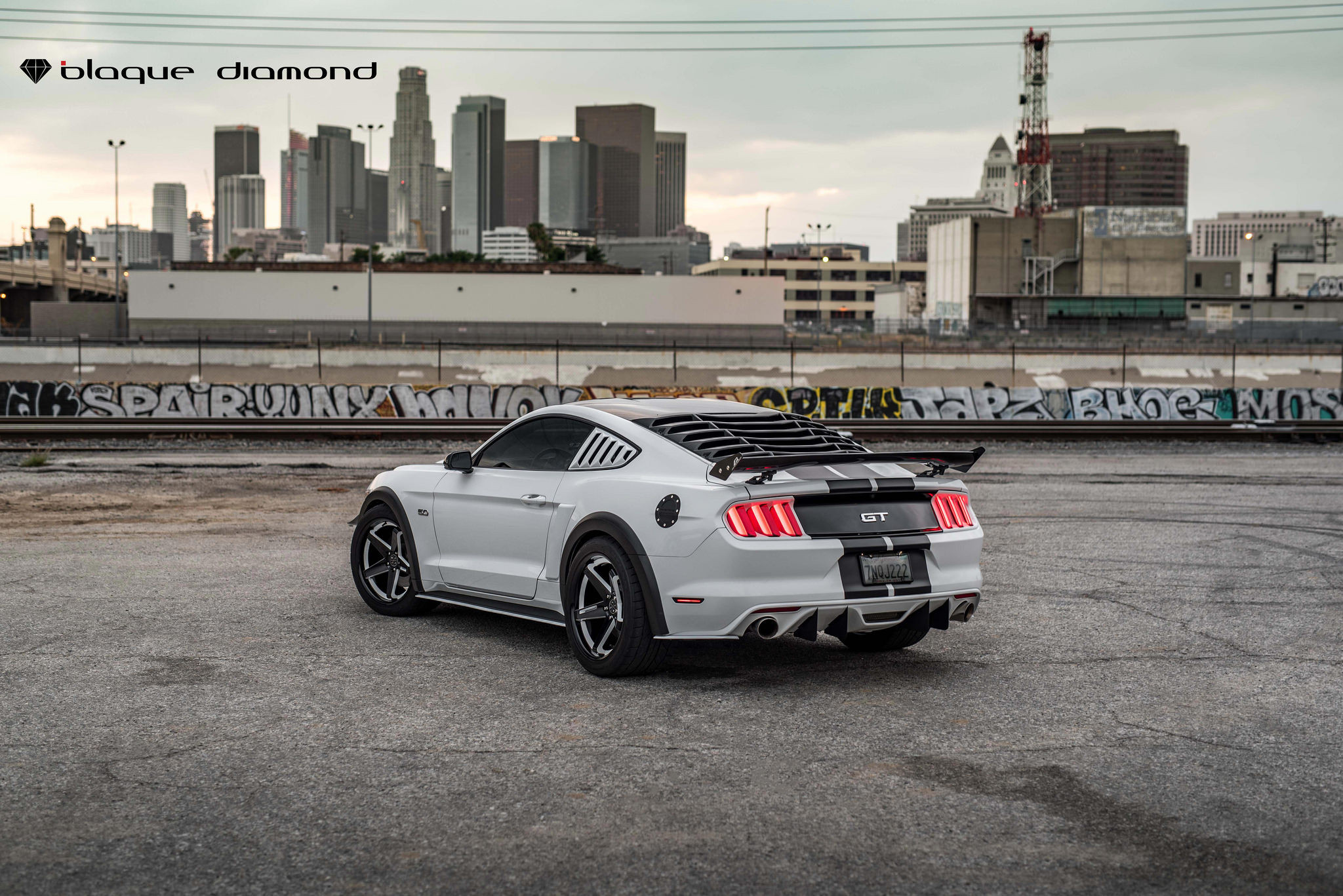 Ford Mustang GT Rear Window Louvers - Photo by Black Diamond
