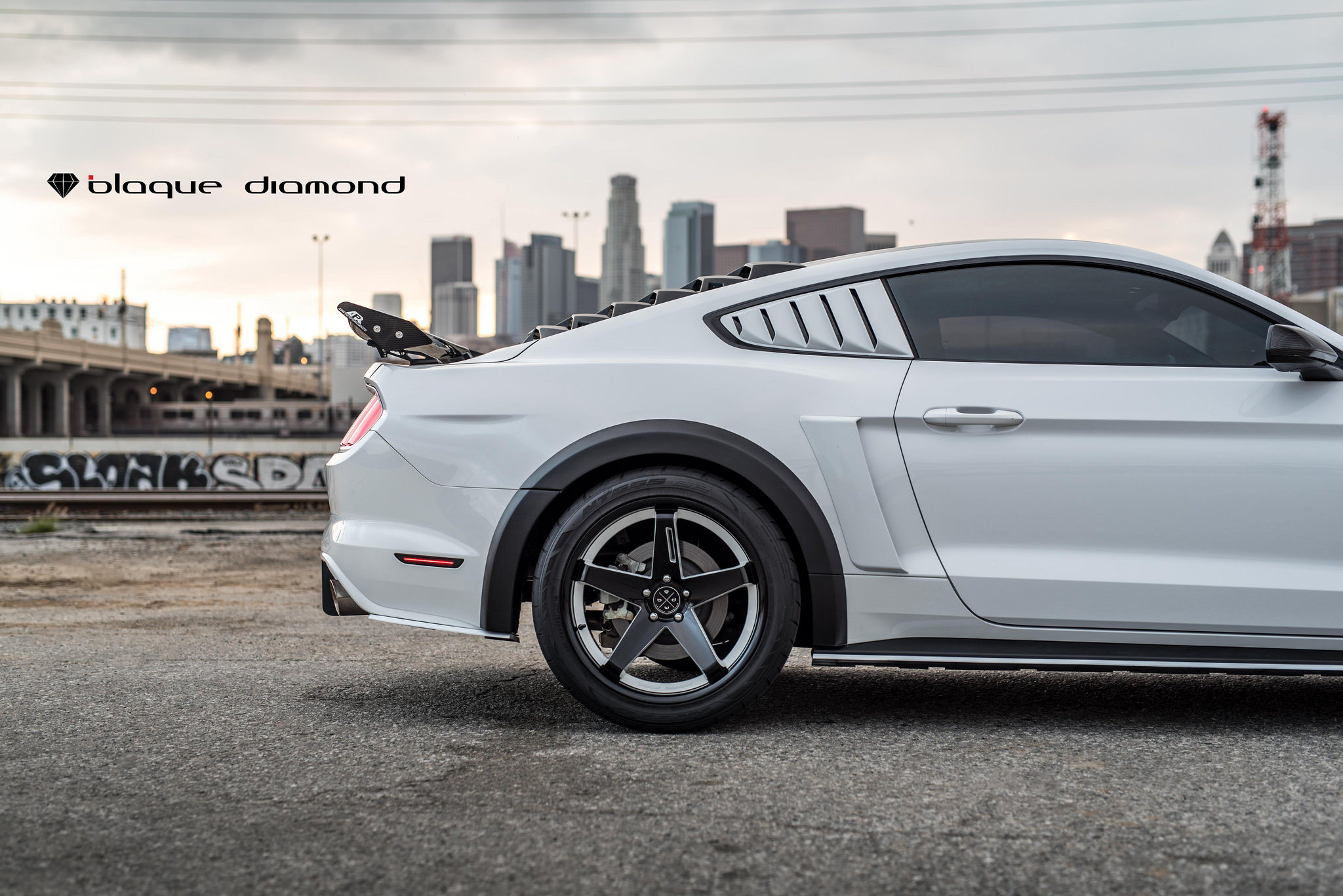 Racing Wing Spoiler on Ford Mustang GT - Photo by Black Diamond