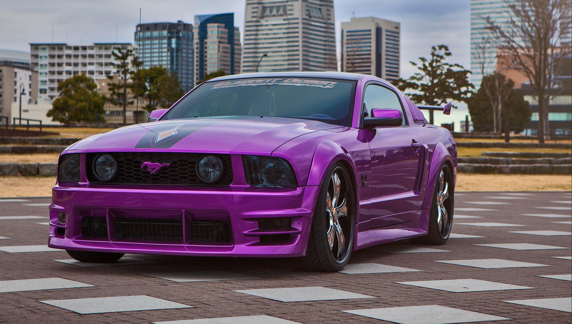 Фиолетовая машина на обои. Ford Mustang Purple. Ford Mustang фиолетовый. Форд Мустанг gt фиолетовый. Шевроле Камаро фиолетовая.