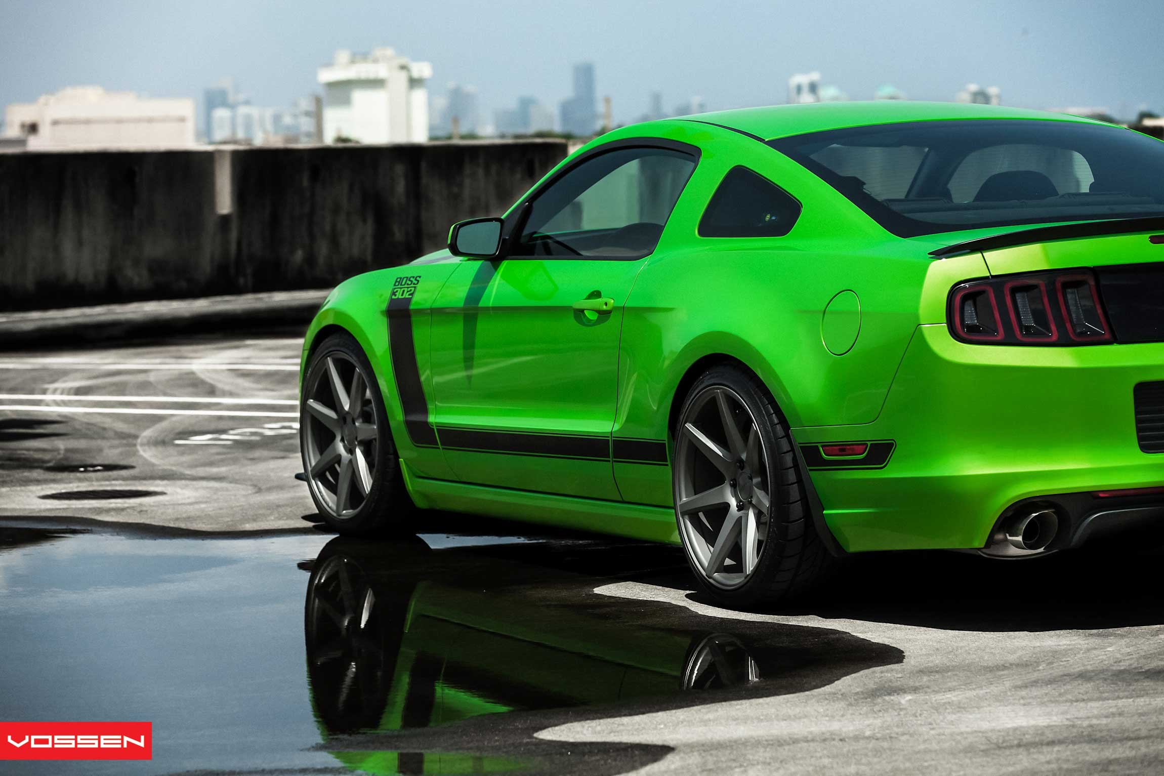 Какой цвет машины подходит. Форд Мустанг босс 302. Ford Mustang Boss 302 Green. Форд Мустанг 2017 зеленый. Форд Мустанг Шелби 302.