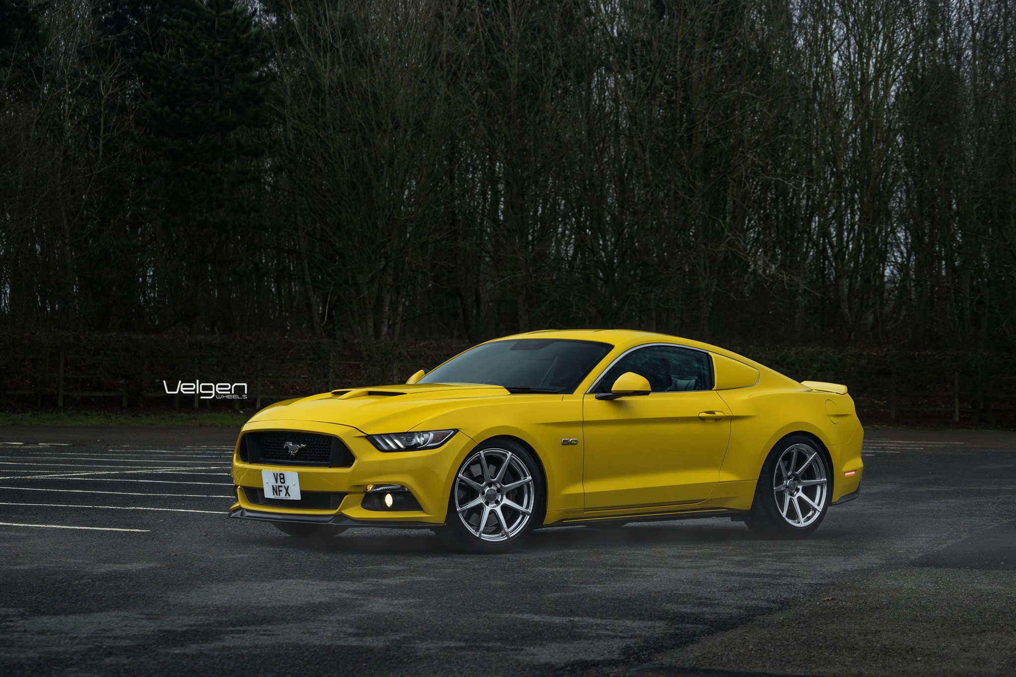 Ford Shelby gt 500 жёлтый