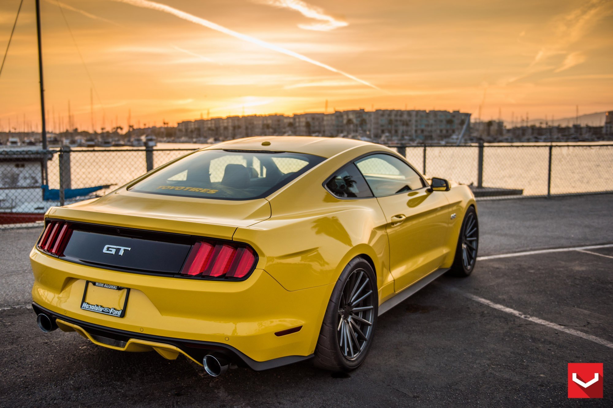 Ford Mustang gt 2017 Р¶РµР»С‚С‹Р№