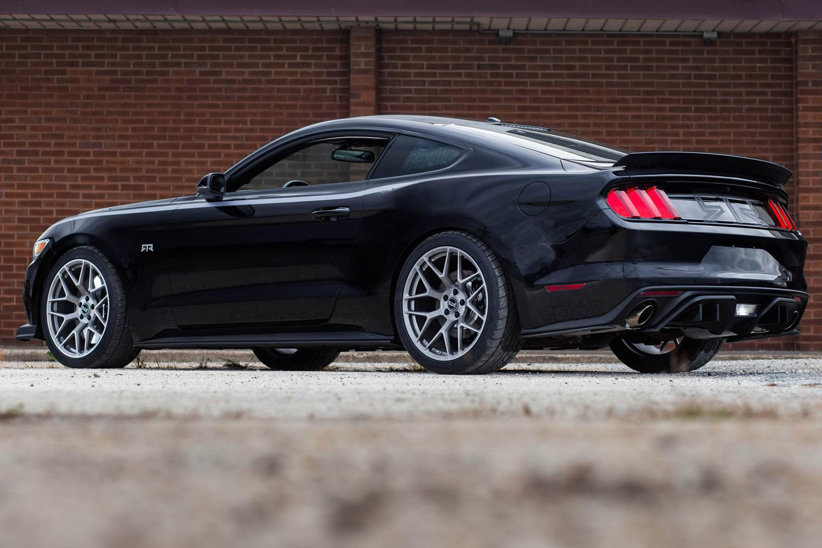RTR Logo on the Fenders - Photo by Ford Mustang RTR