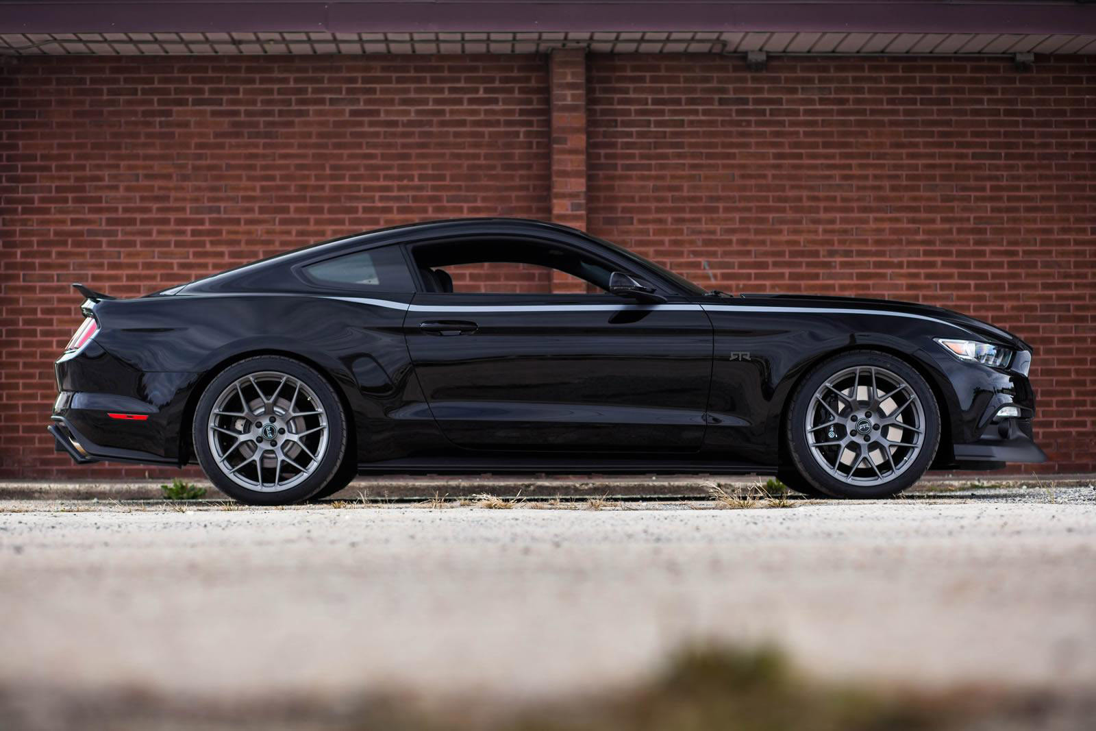 FOrd Mustang GT RTR Custom Wheels - Photo by Ford Mustang RTR