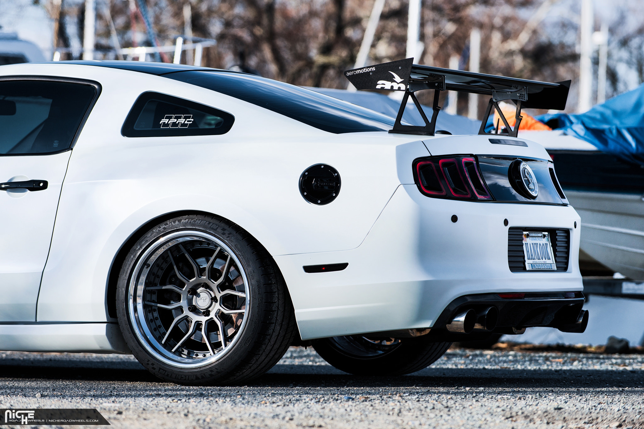 Niche Vella Custom Wheels - Photo by Niche
