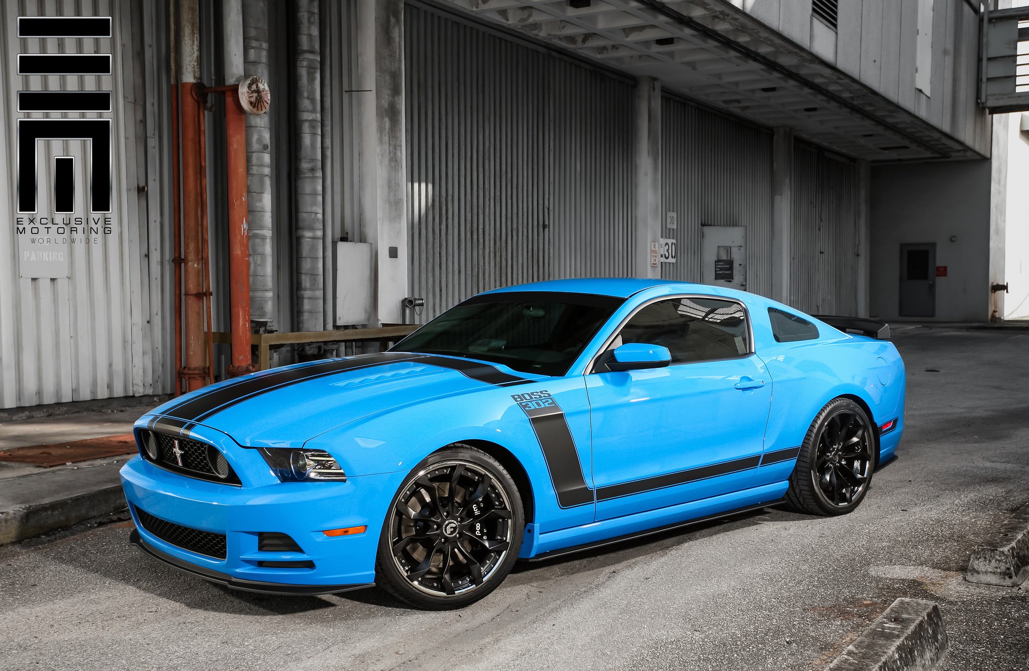 Blue Ford Mustang Boss 302 - Photo by Exclusive Motoring.