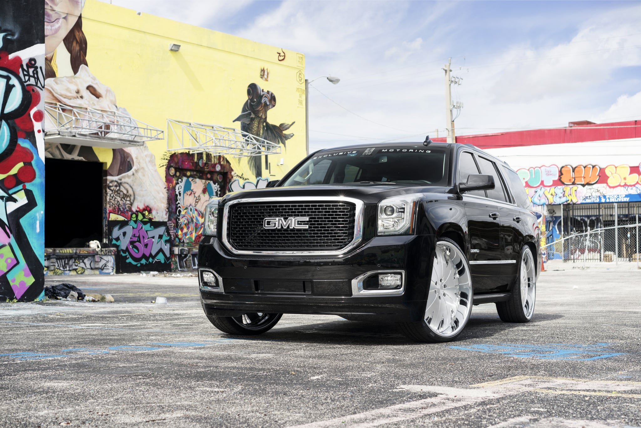 XB5 Series DBU Wheels on Black GMC Yukon Denali - Photo by DUB