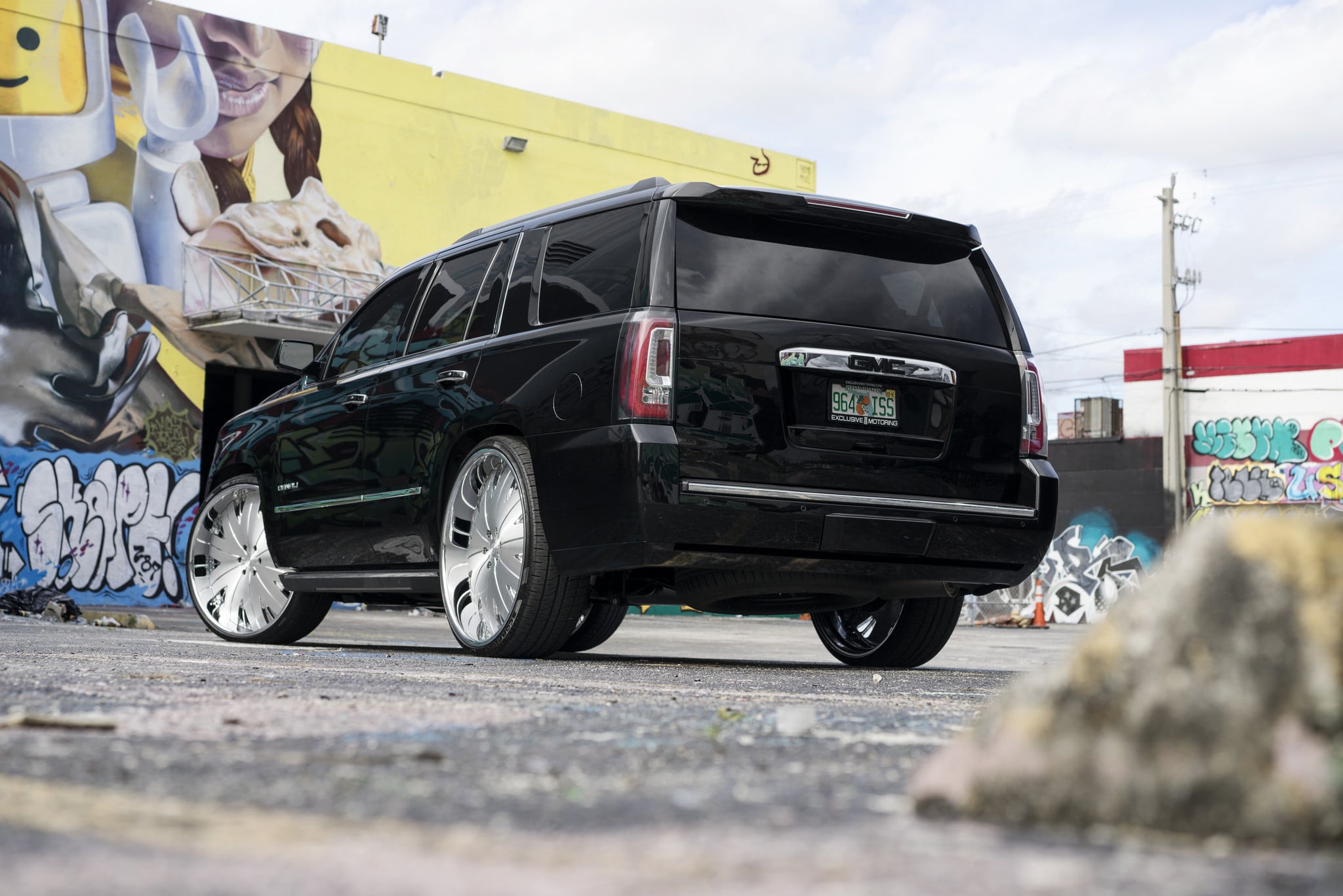 Custom Roofline Spoiler on GMC Yukon Denali - Photo by DUB