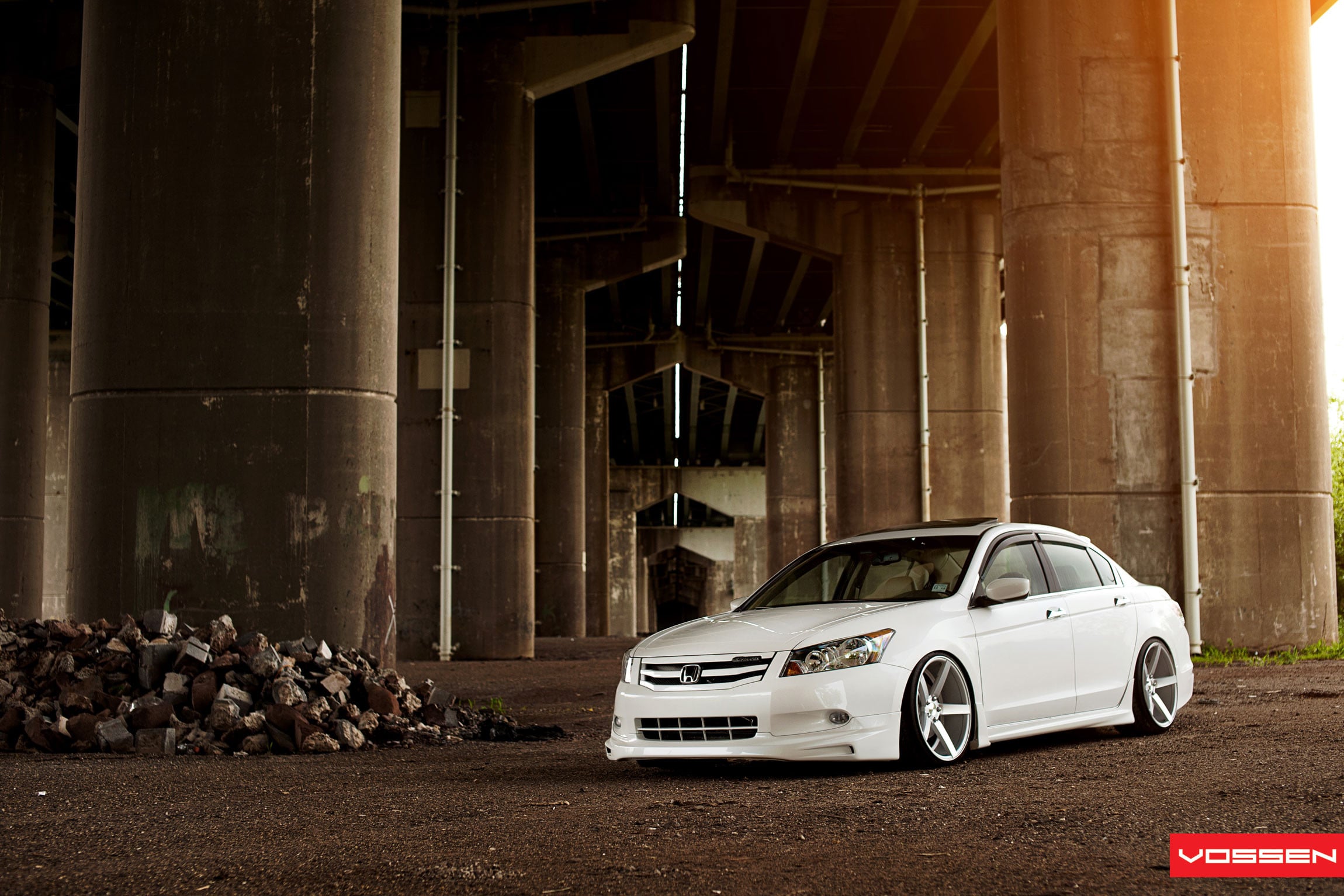 Aftermarket Grille on White Honda Accord - Photo by Vossen