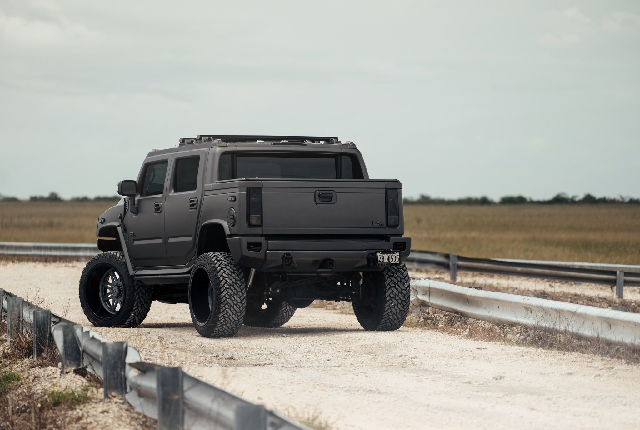 Hummer h2 Black Tuning