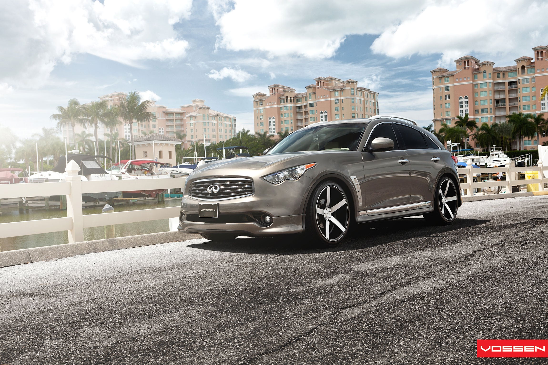 Gray Metallic Infiniti FX35 with Chrome Grille - Photo by Vossen