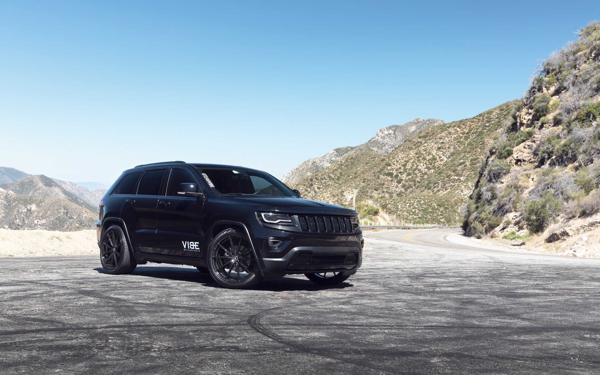 Blacked Out Jeep Grand Cherokee Gets Plenty of Attention with Custom Wheels  | CARiD.com Gallery, image size:2048x1280
