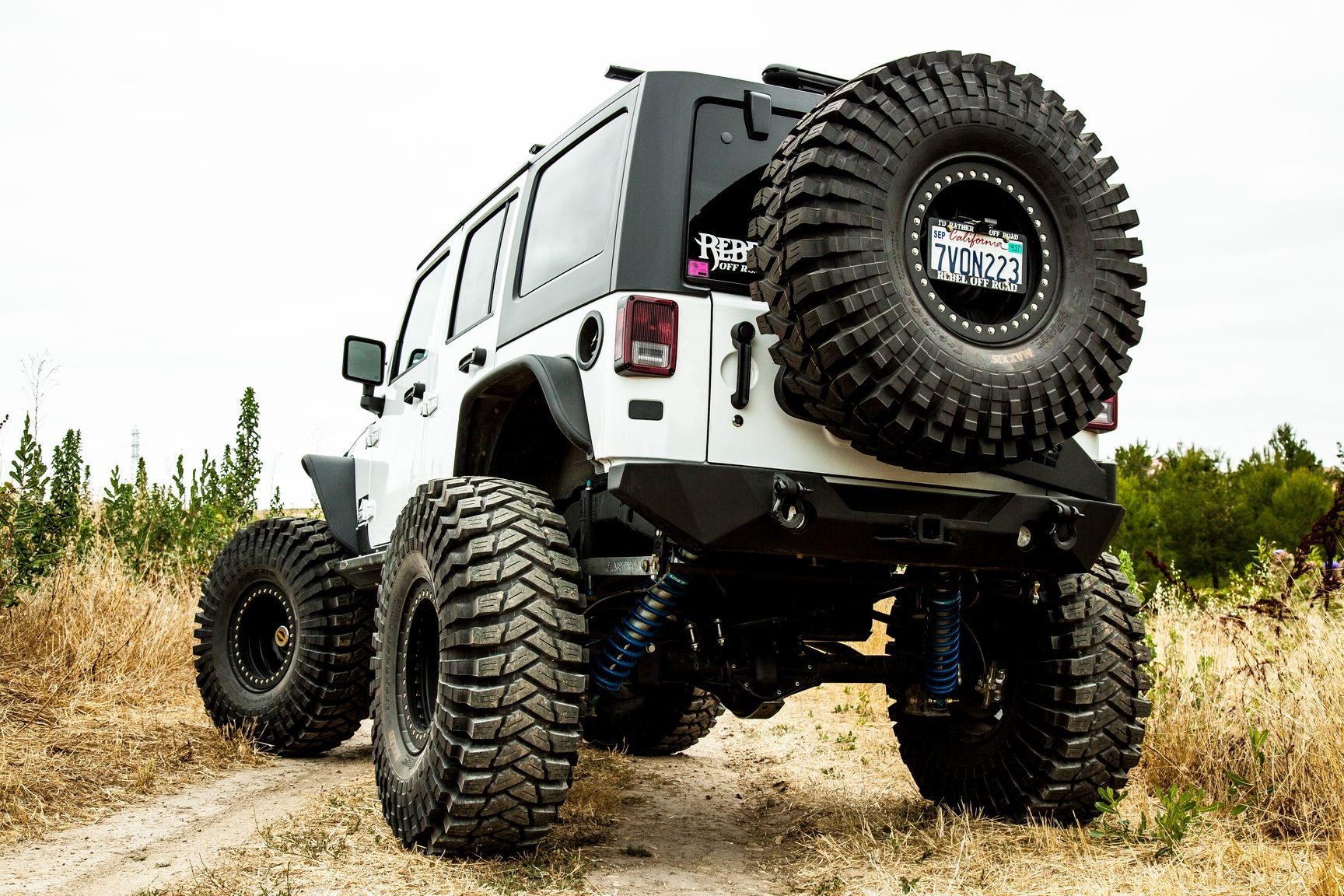 Off road. Maxxis Trepador Jeep. Jeep Wrangler на 44 колесах. Maxxis Jeep Wrangler. Вранглер офф роуд.