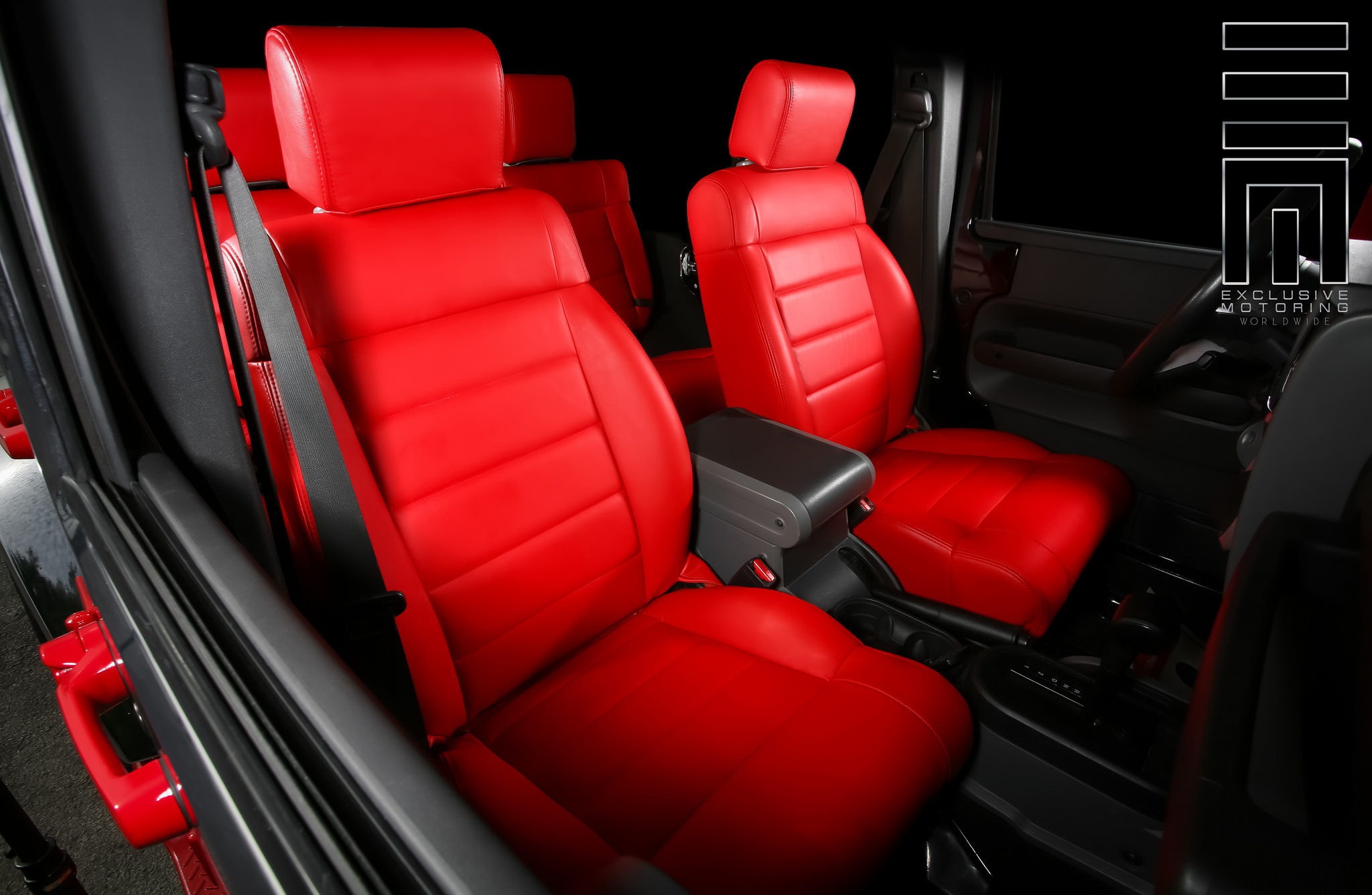 Red Leather Seats in Jeep Wrangler JK Unlimited - Photo by Exclusive Motoring
