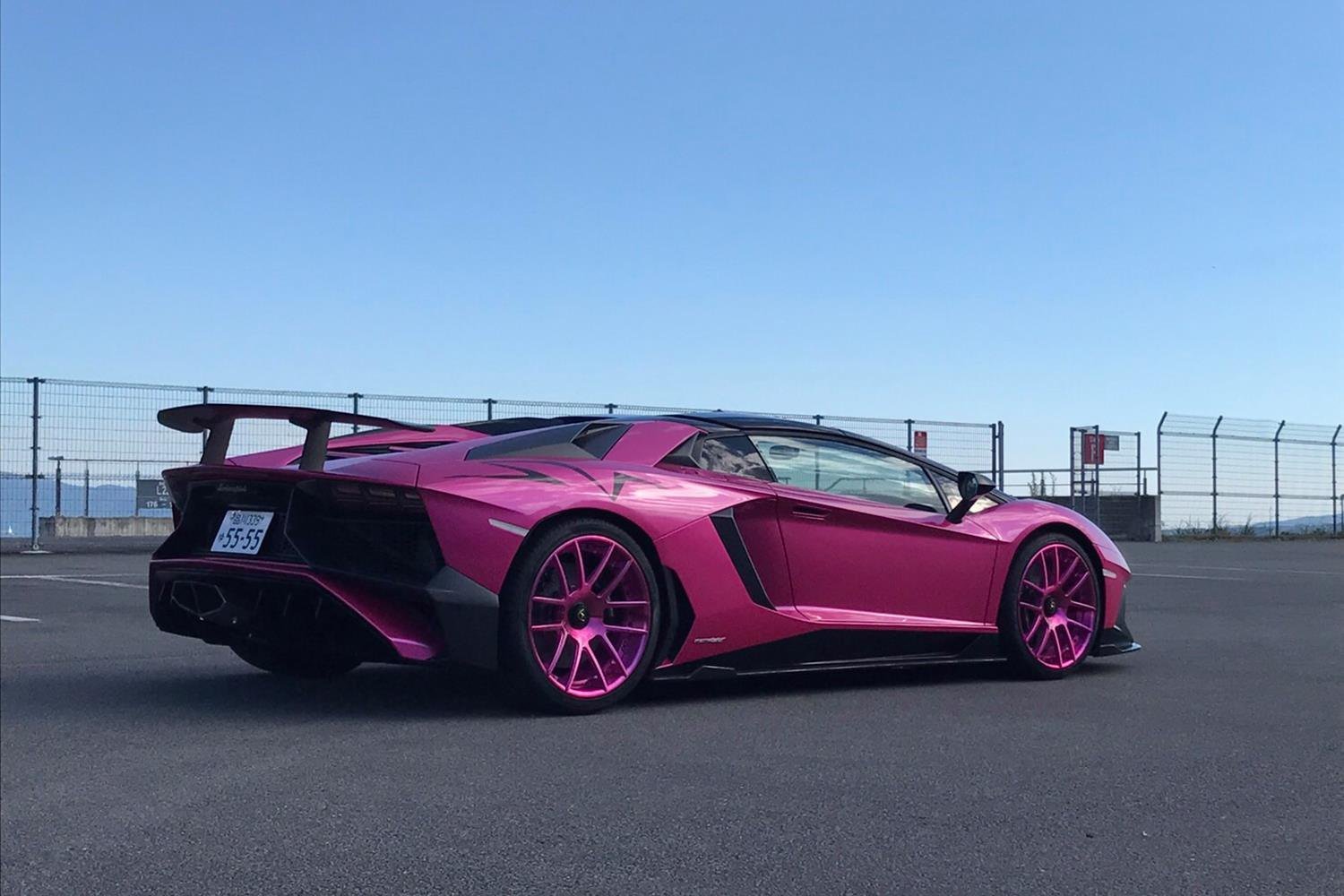 Lamborghini розовая