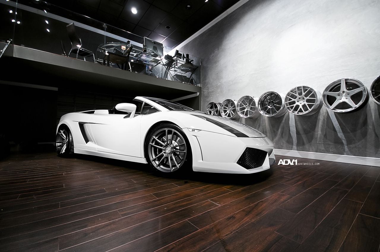 Aftermarket Side Scoops on White Lamborghini Gallardo - Photo by ADV.1