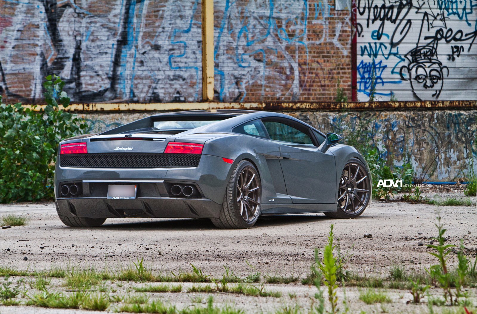 Aftermarket Rear Diffuser on Gray Lamborghini Gallardo - Photo by ADV.1