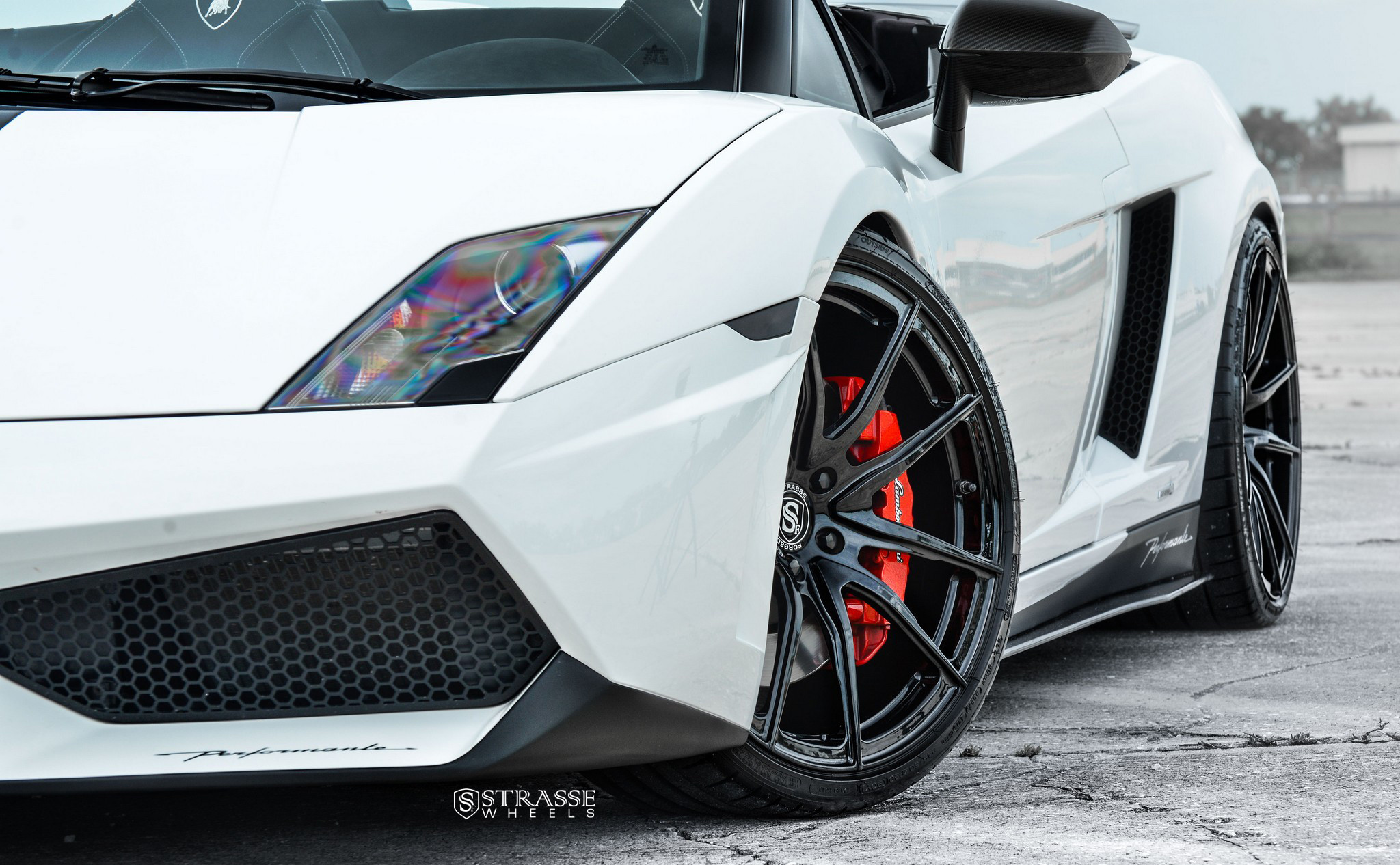 Aftermarket Headlights on White Lamborghini Gallardo - Photo by Strasse Forged
