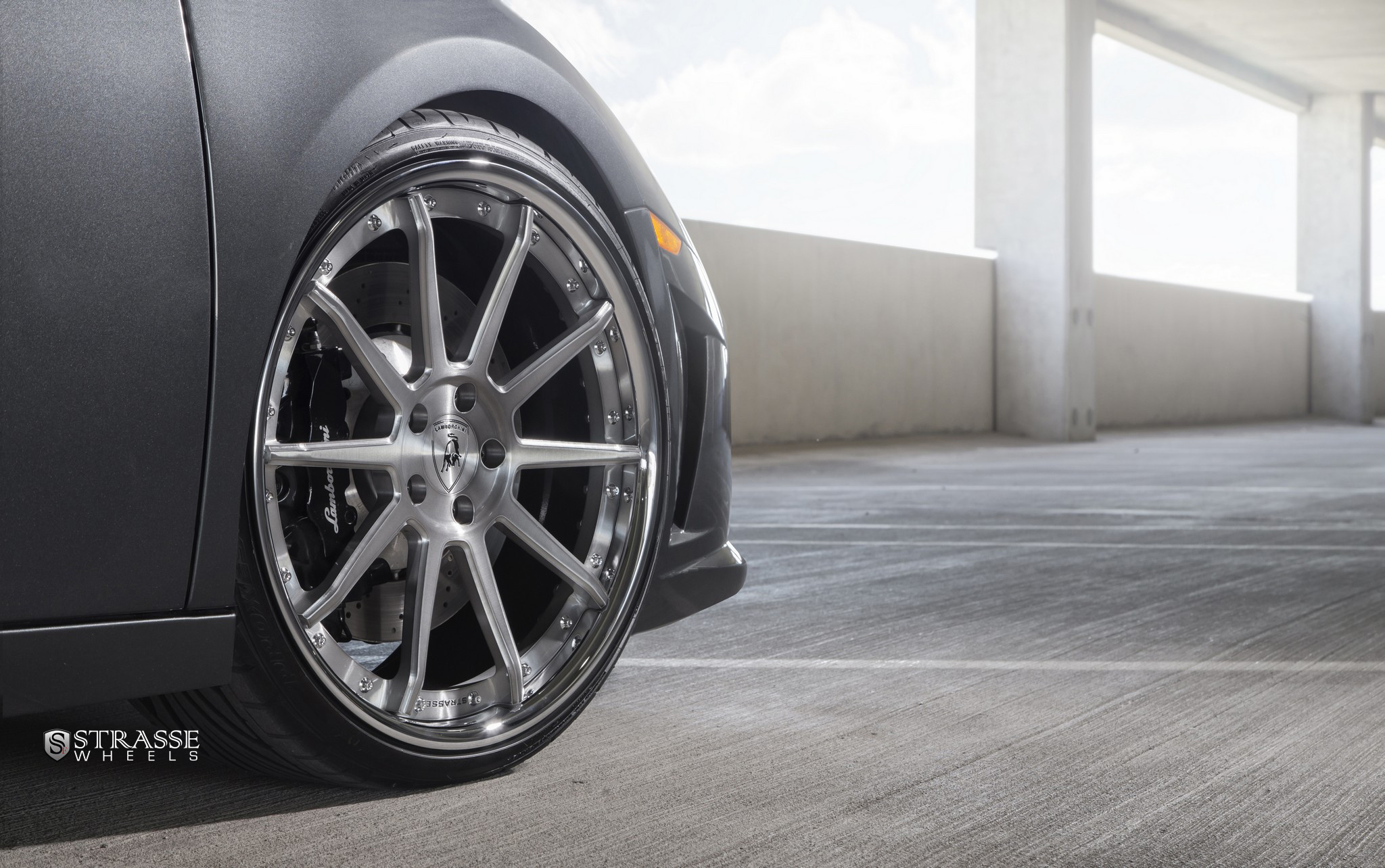 Gray Lamborghini Gallardo with R10 Strasse Wheels - Photo by Strasse Forged