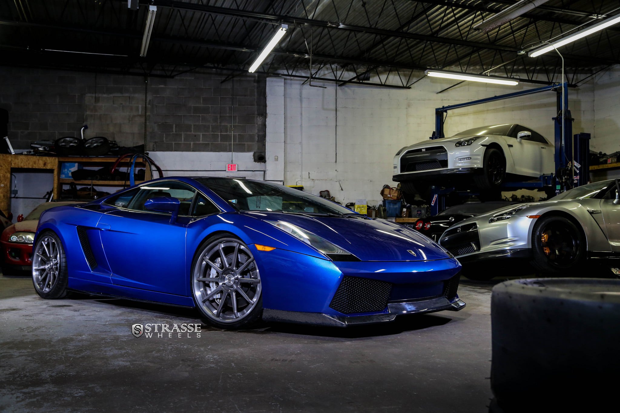 Blue Lamborghini Gallardo with Carbon Fiber Front Lip - Photo by Strasse Forged